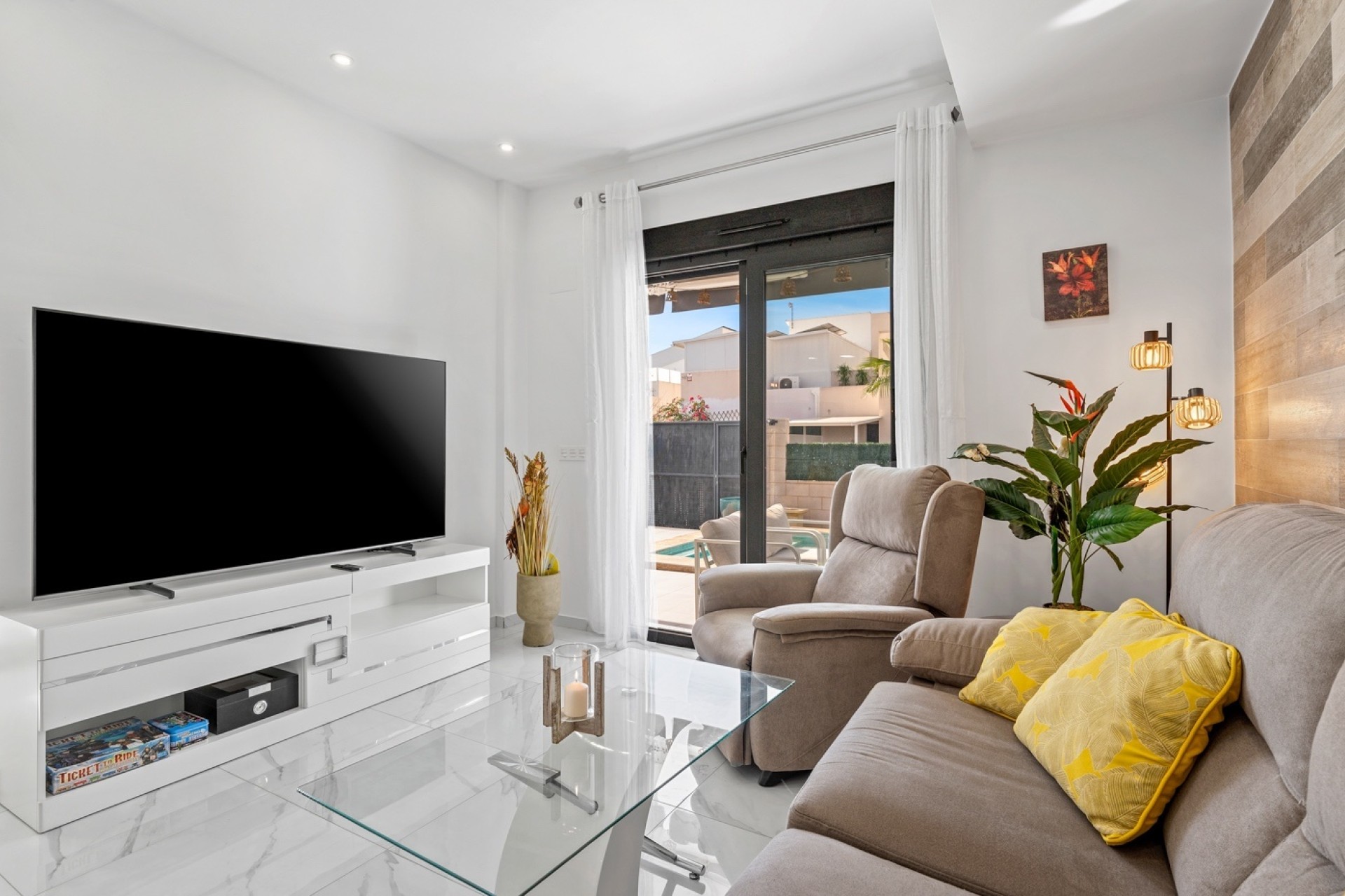 Venta - Chalet Independiente -
Benijofar