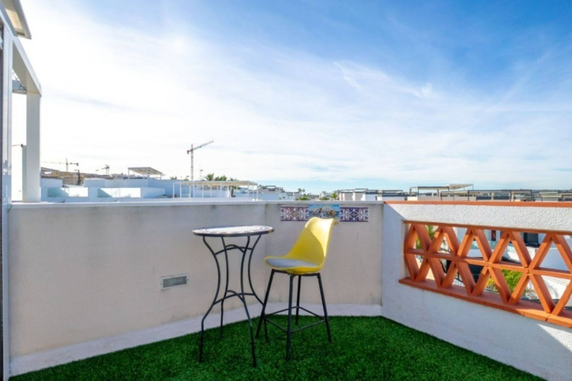 Venta - Chalet Independiente -
Benijofar