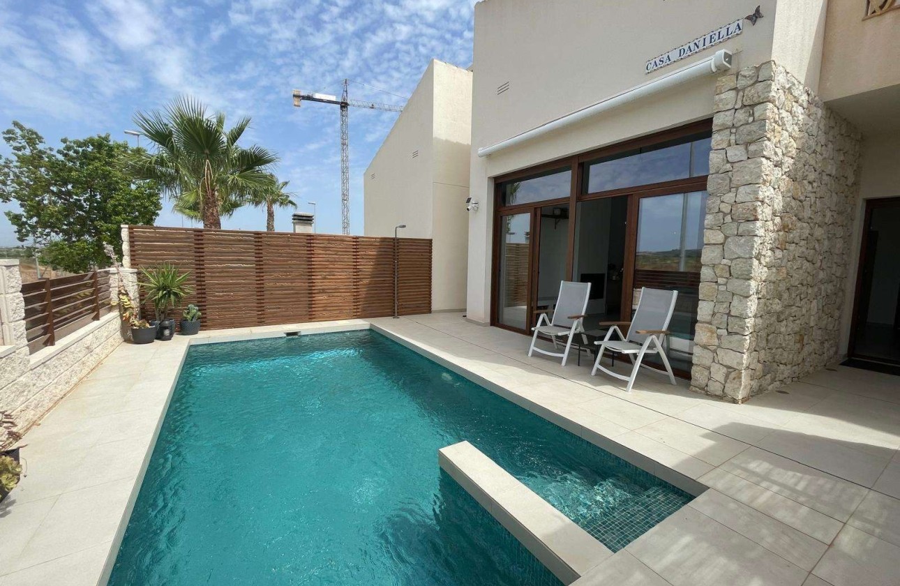 Venta - Chalet Independiente -
Benijofar