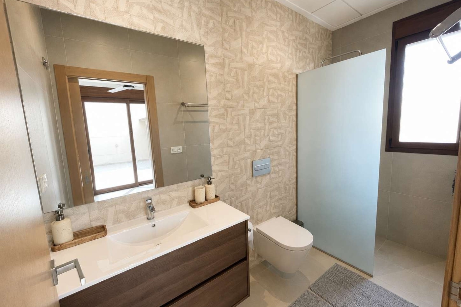 Venta - Chalet Independiente -
Benijofar