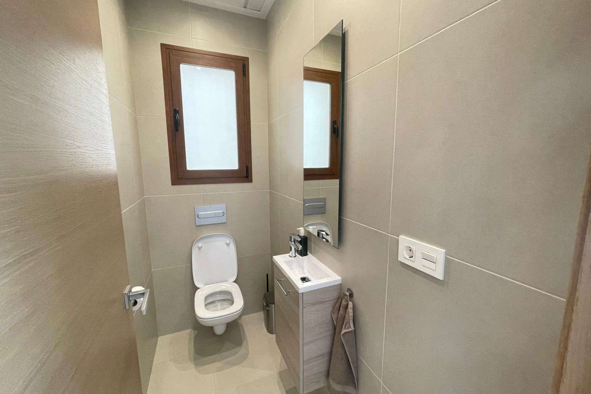 Venta - Chalet Independiente -
Benijofar