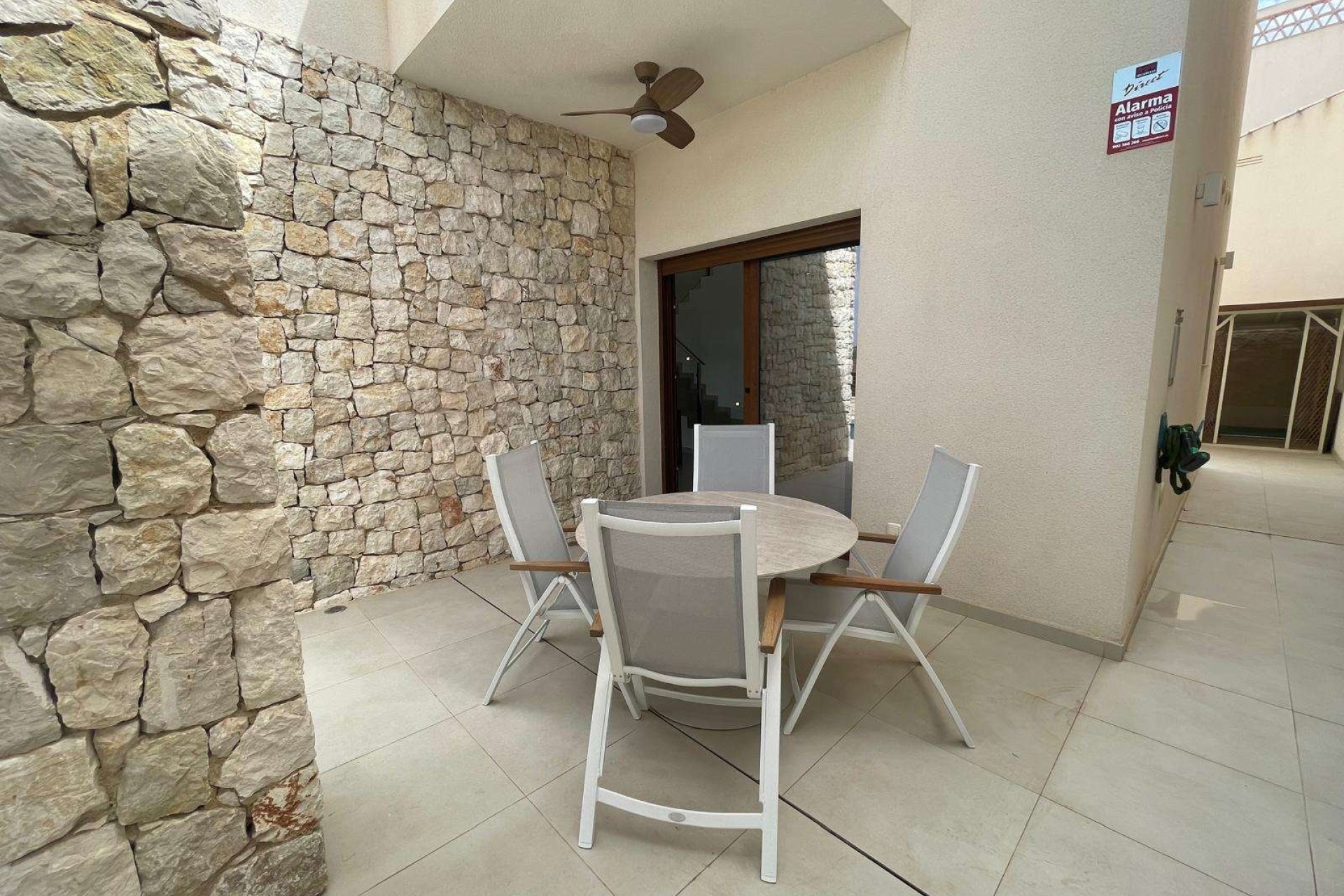 Venta - Chalet Independiente -
Benijofar