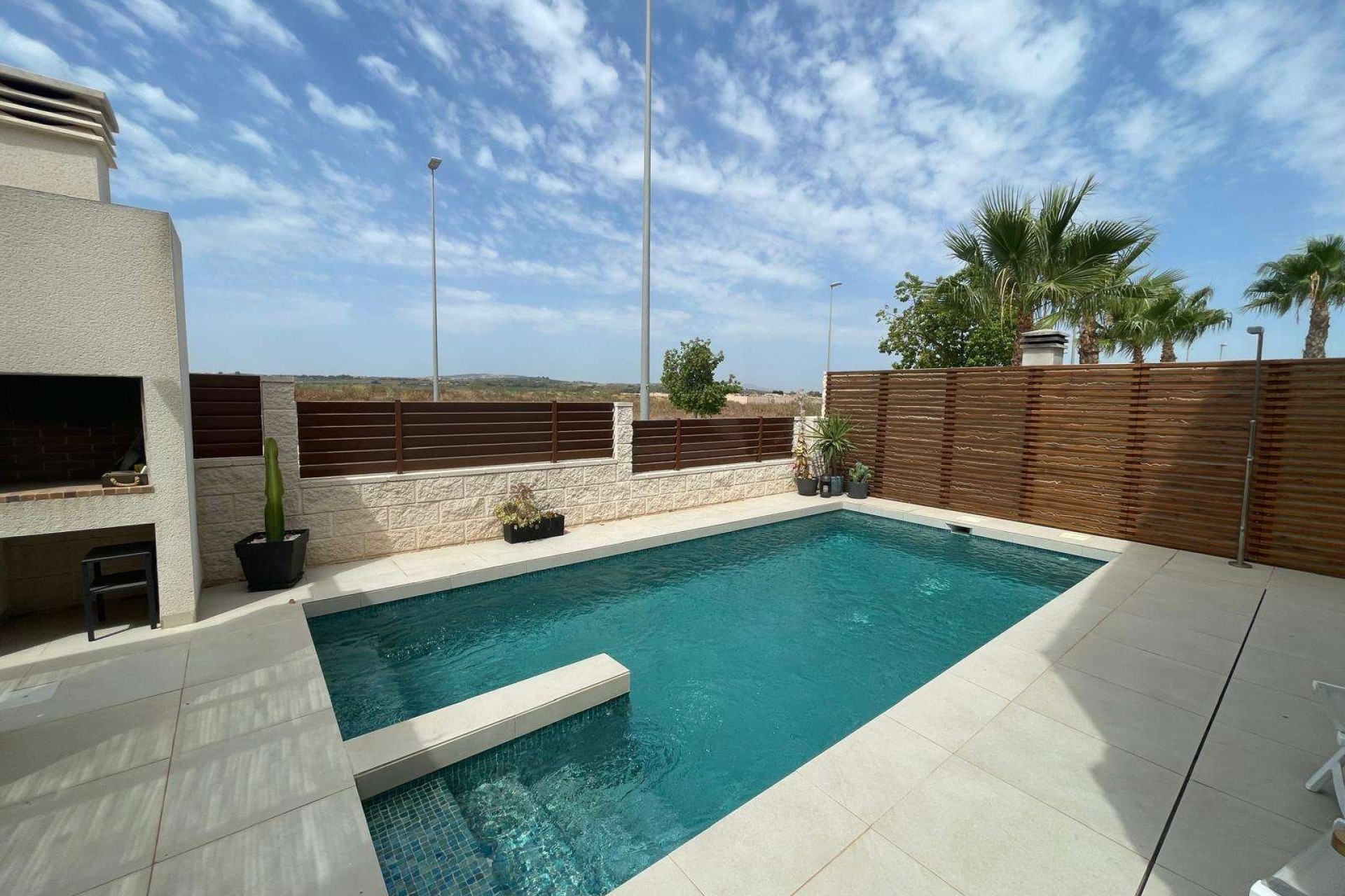 Venta - Chalet Independiente -
Benijofar