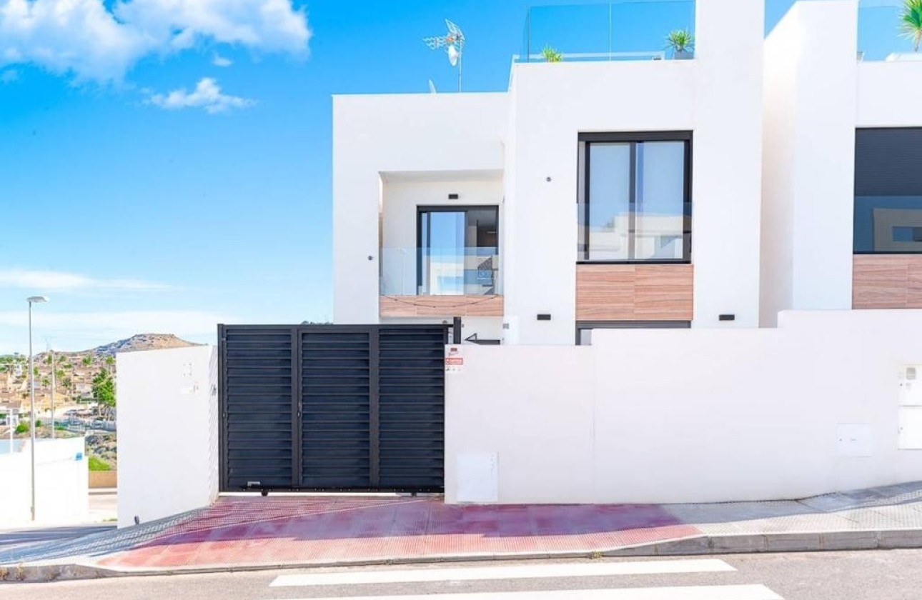 Venta - Chalet Independiente -
Benijofar