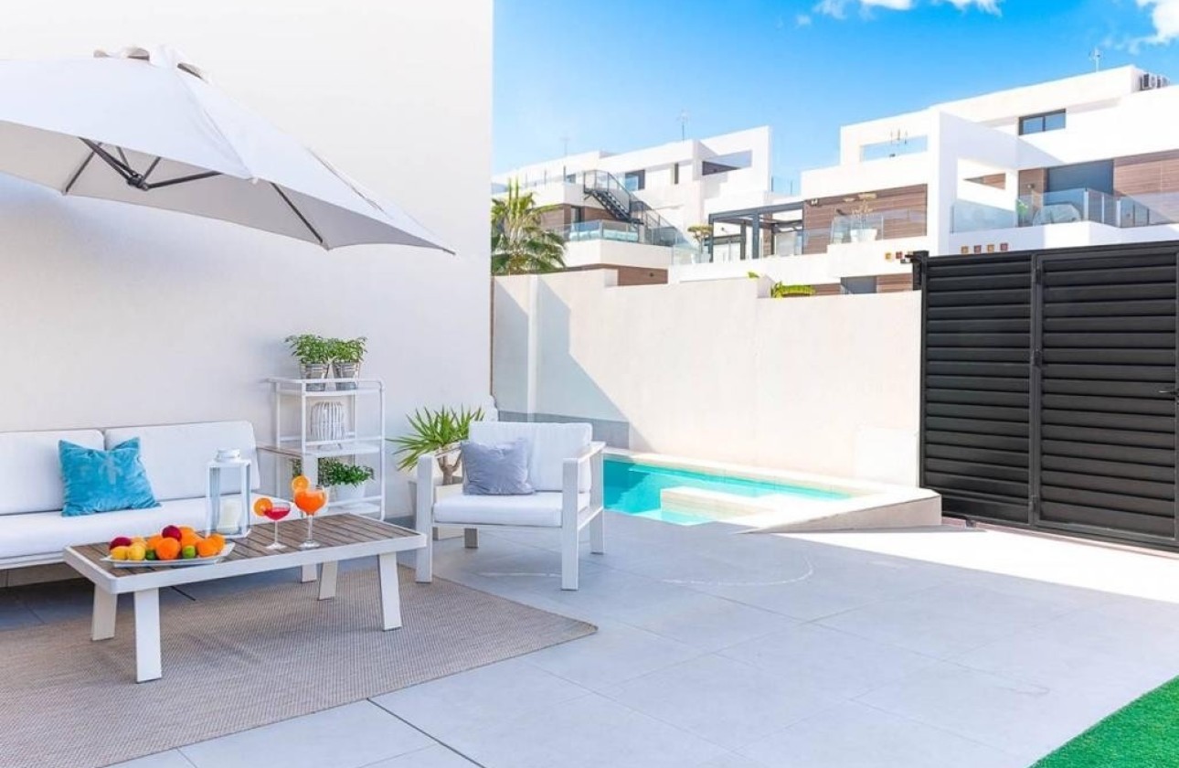 Venta - Chalet Independiente -
Benijofar