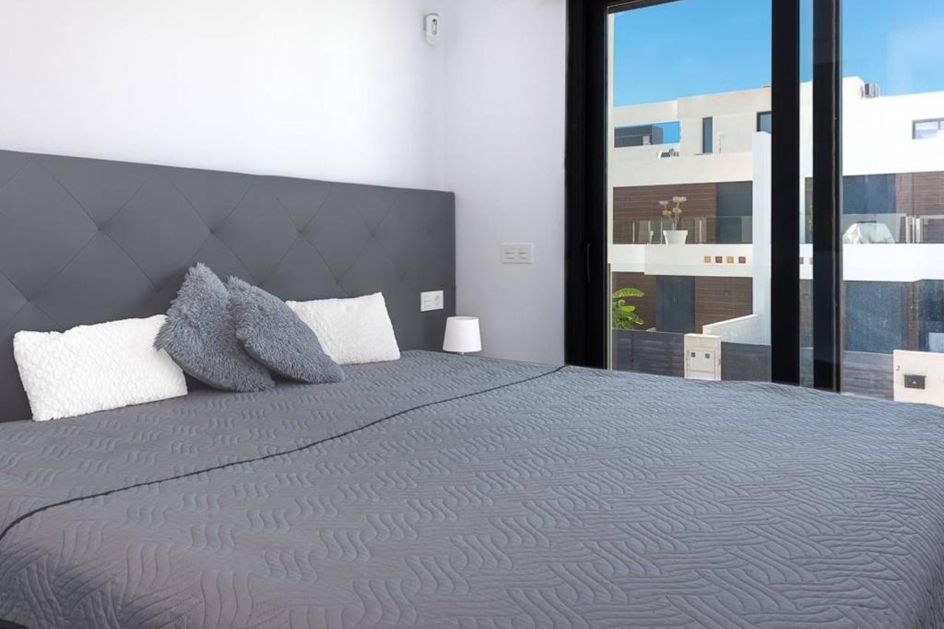 Venta - Chalet Independiente -
Benijofar