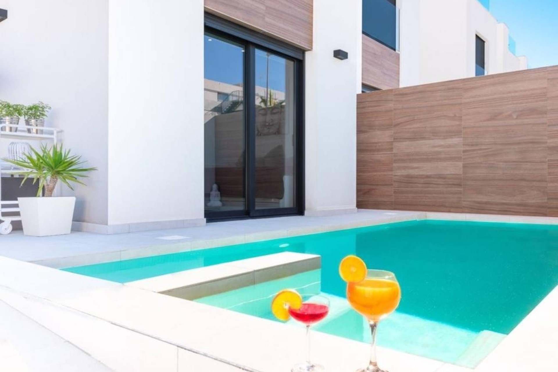 Venta - Chalet Independiente -
Benijofar