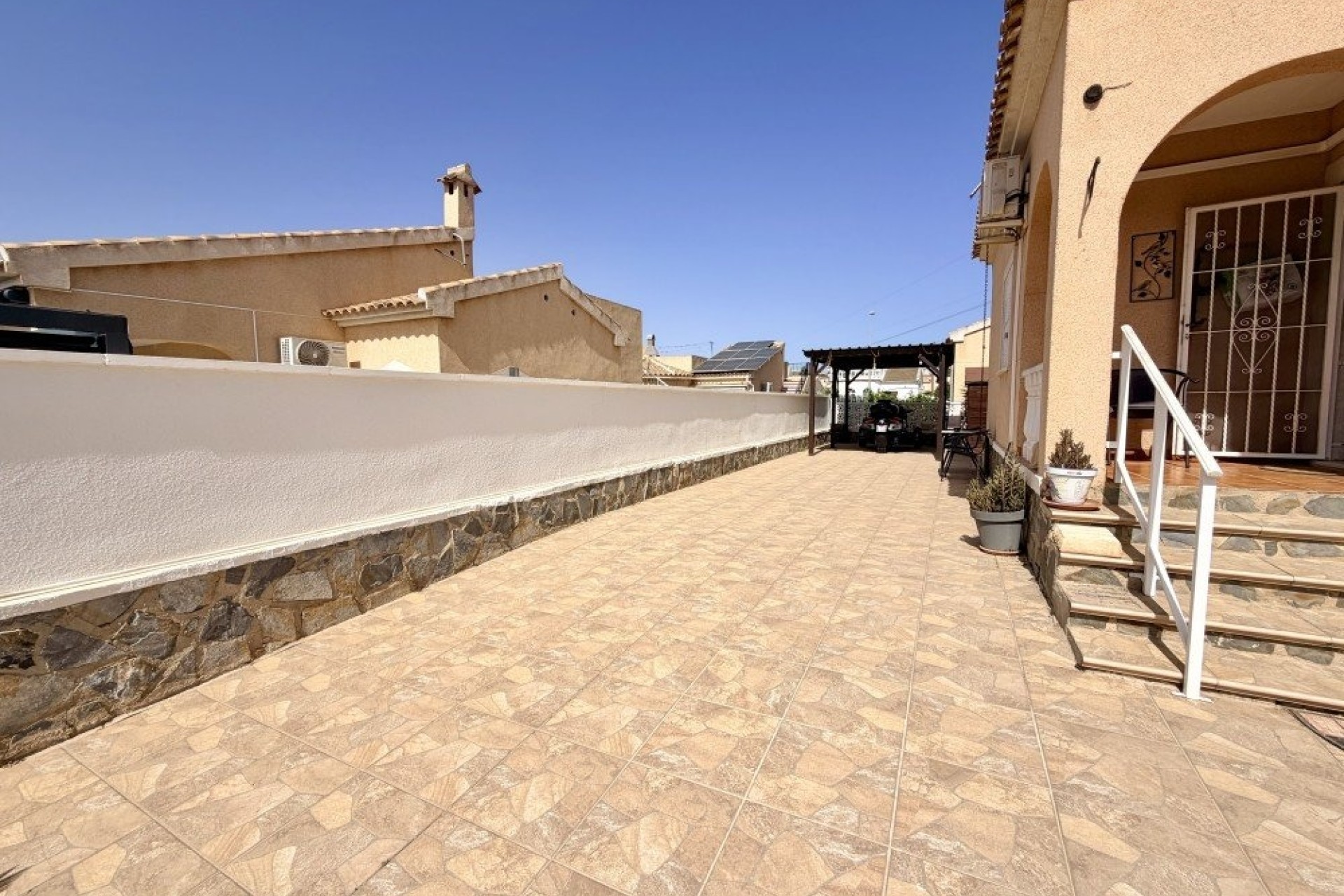 Venta - Chalet Independiente -
Benijofar