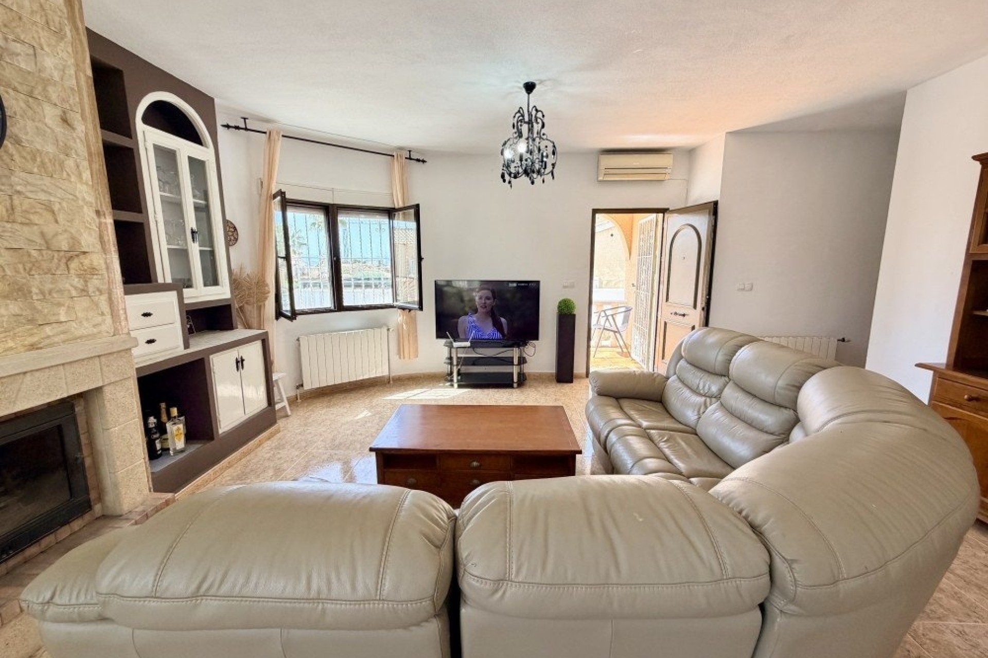 Venta - Chalet Independiente -
Benijofar