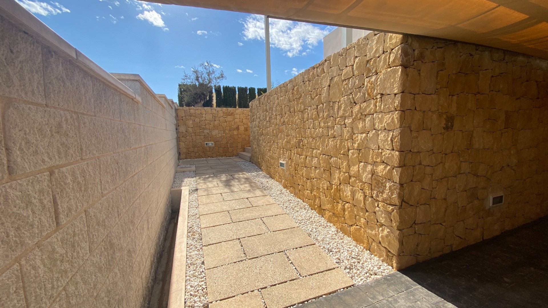 Venta - Chalet Independiente -
Benijofar