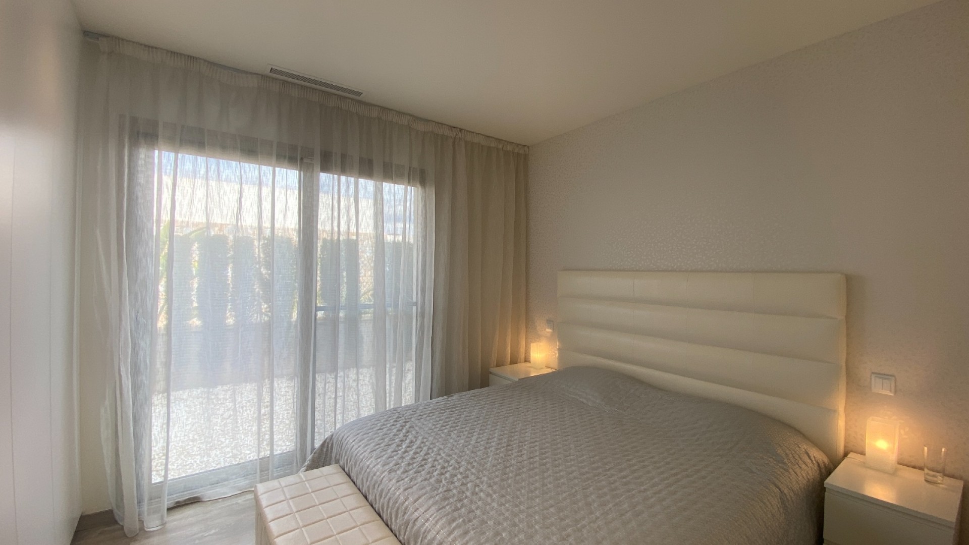 Venta - Chalet Independiente -
Benijofar