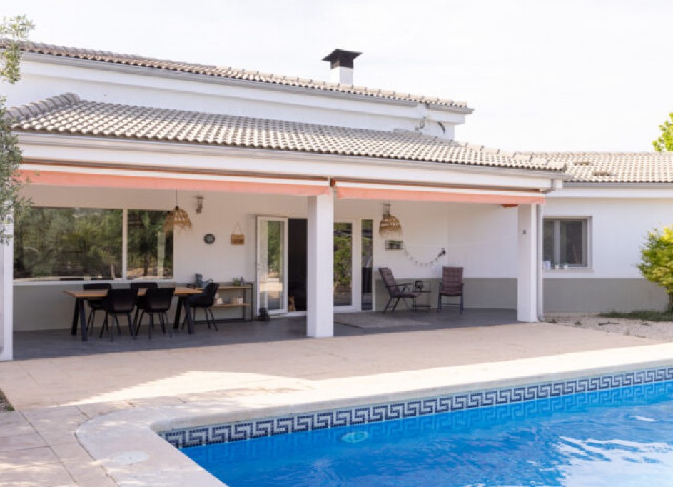 Venta - Chalet Independiente -
Biar