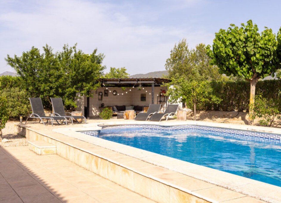 Venta - Chalet Independiente -
Biar