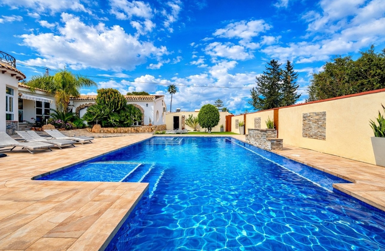 Venta - Chalet Independiente -
Cabo Roig - Costa Blanca