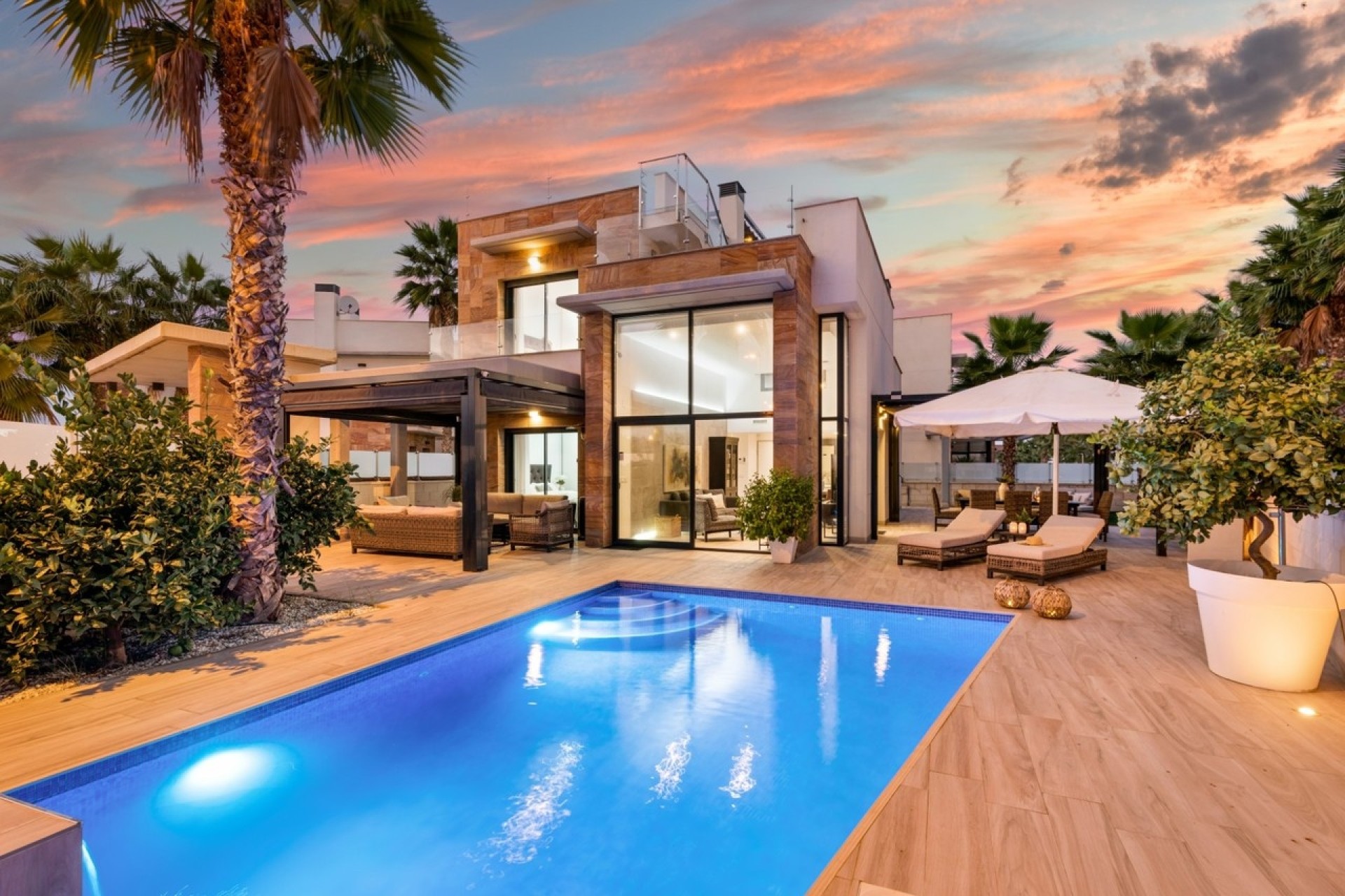 Venta - Chalet Independiente -
Cabo Roig - Costa Blanca