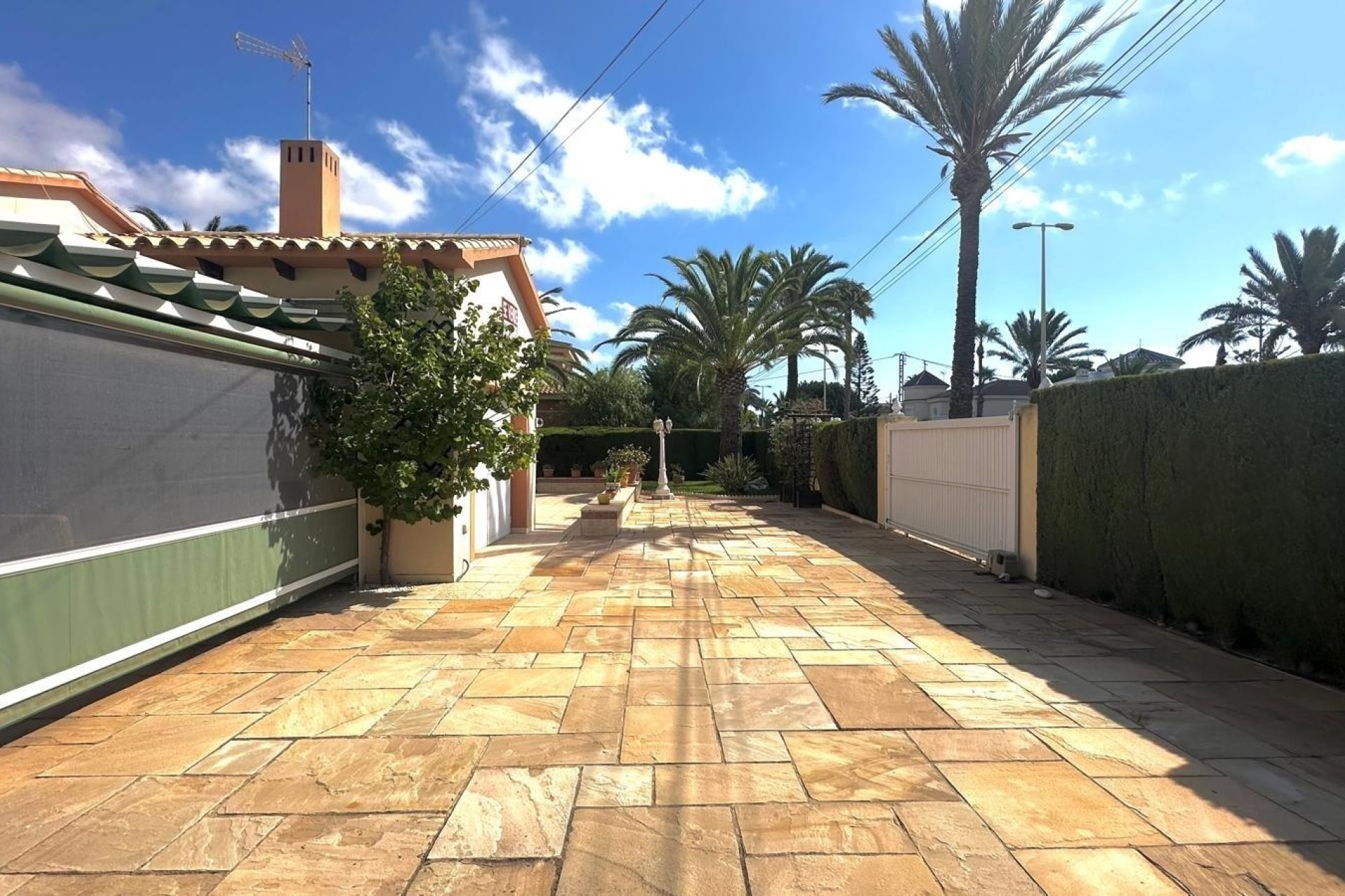 Venta - Chalet Independiente -
Cabo Roig - Costa Blanca