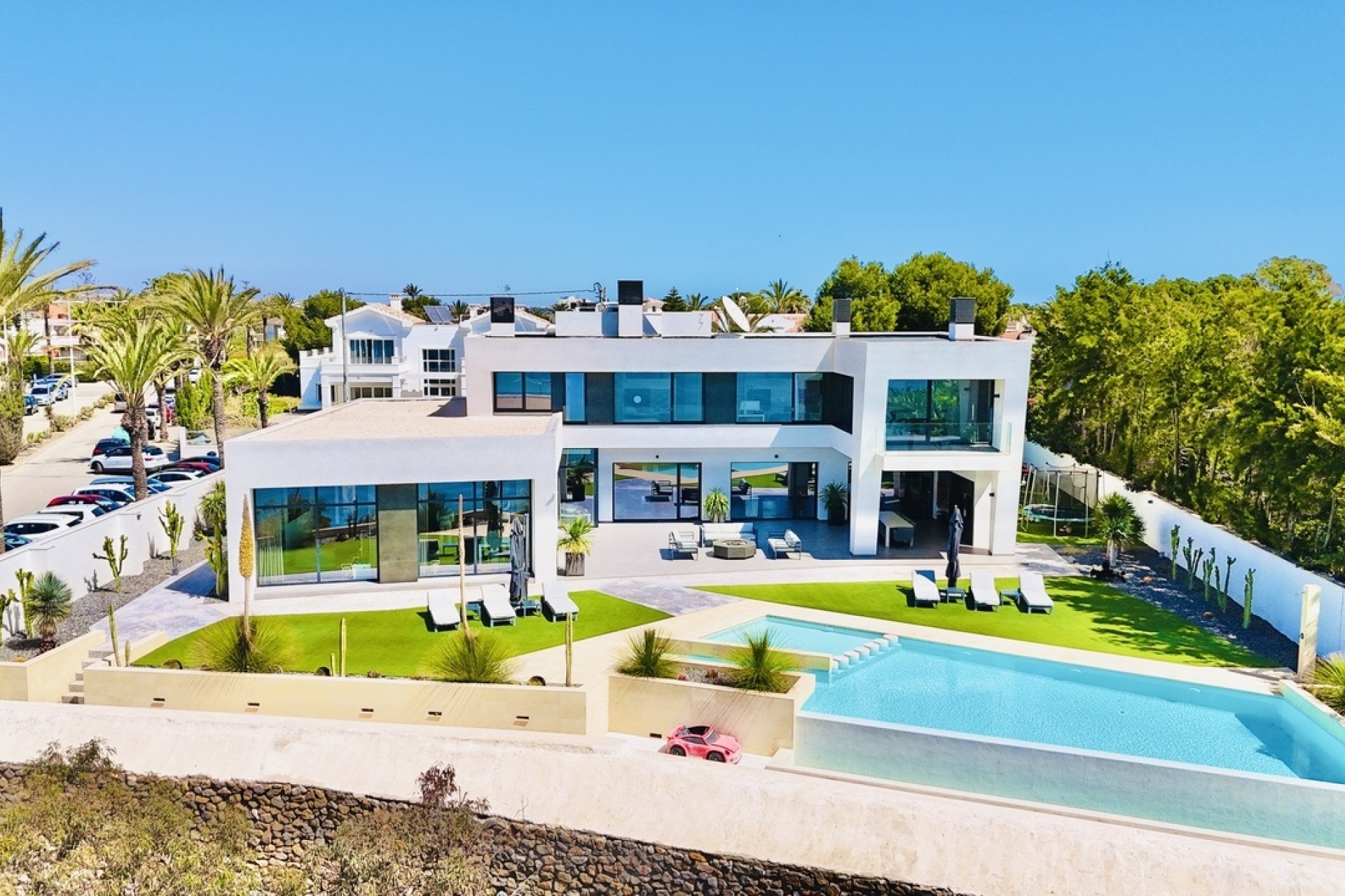 Venta - Chalet Independiente -
Cabo Roig - Costa Blanca