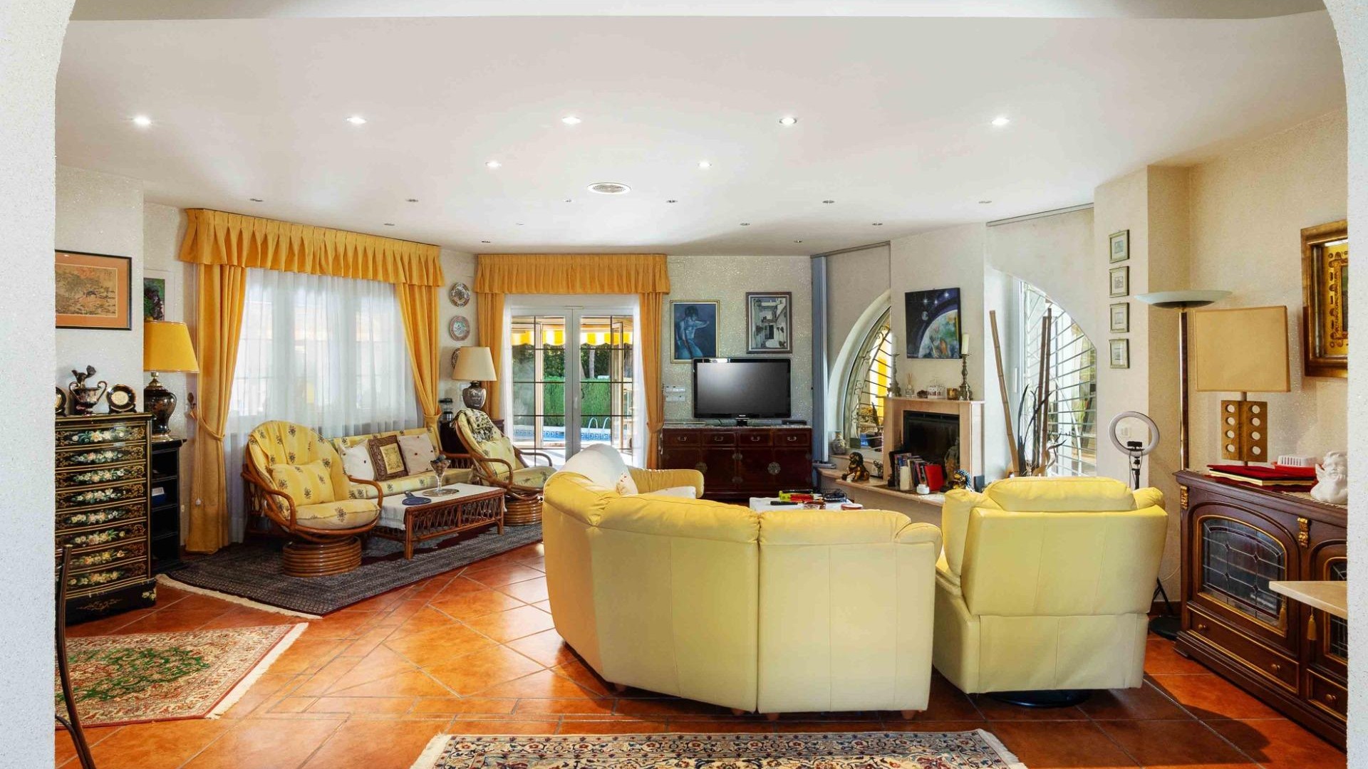 Venta - Chalet Independiente -
Cabo Roig - MUY CERCA DE LA PLAYA