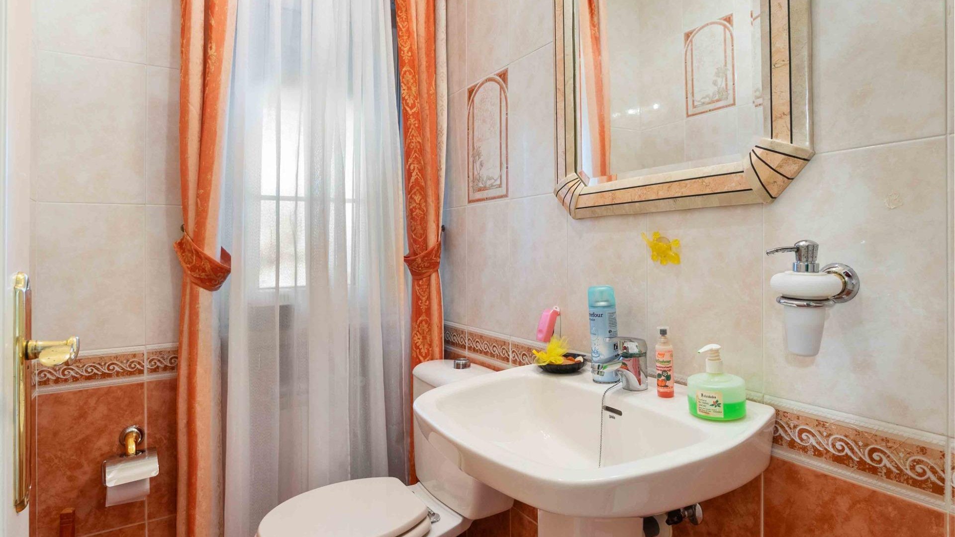 Venta - Chalet Independiente -
Cabo Roig - MUY CERCA DE LA PLAYA