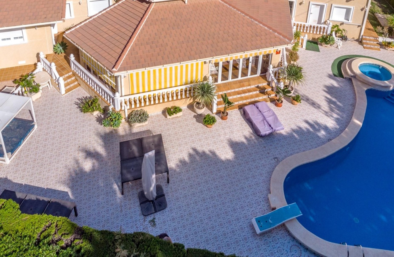 Venta - Chalet Independiente -
Cabo Roig