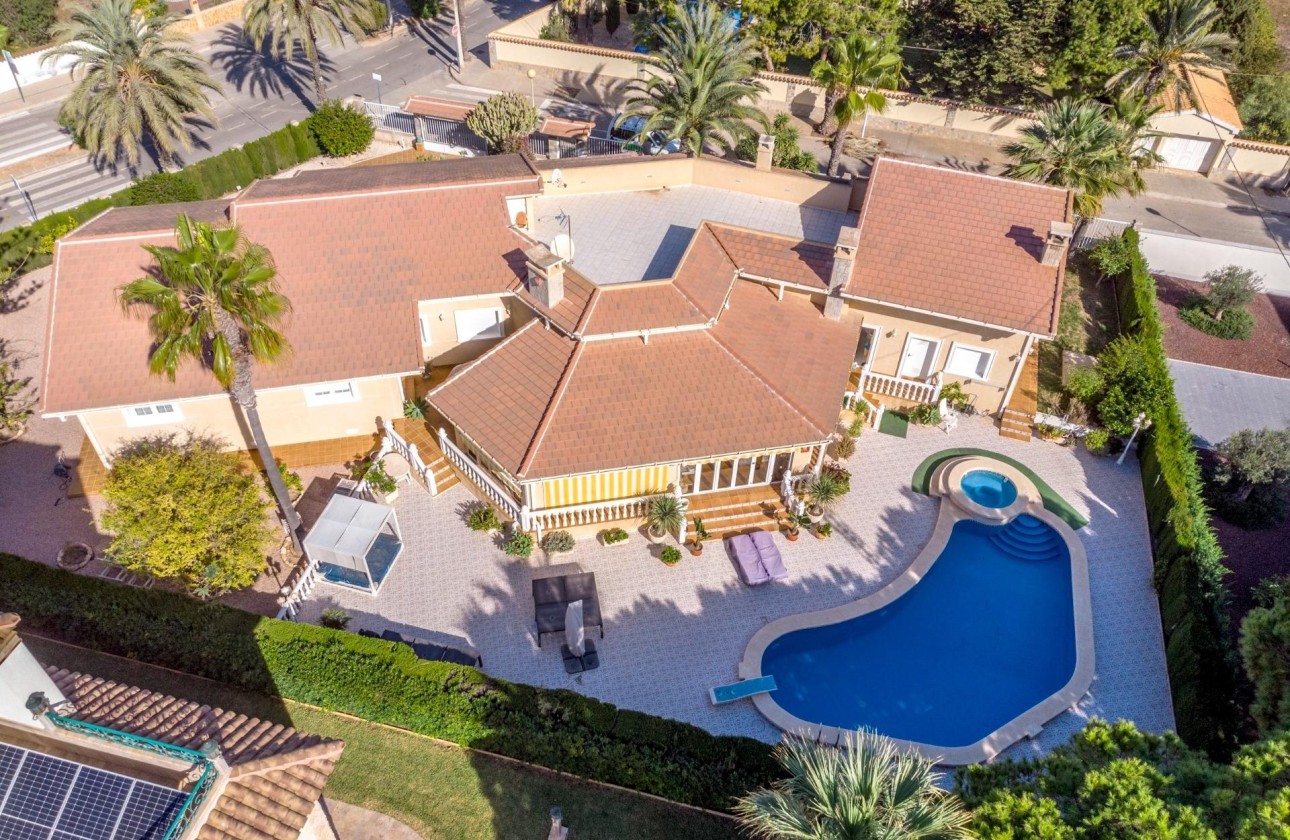 Venta - Chalet Independiente -
Cabo Roig