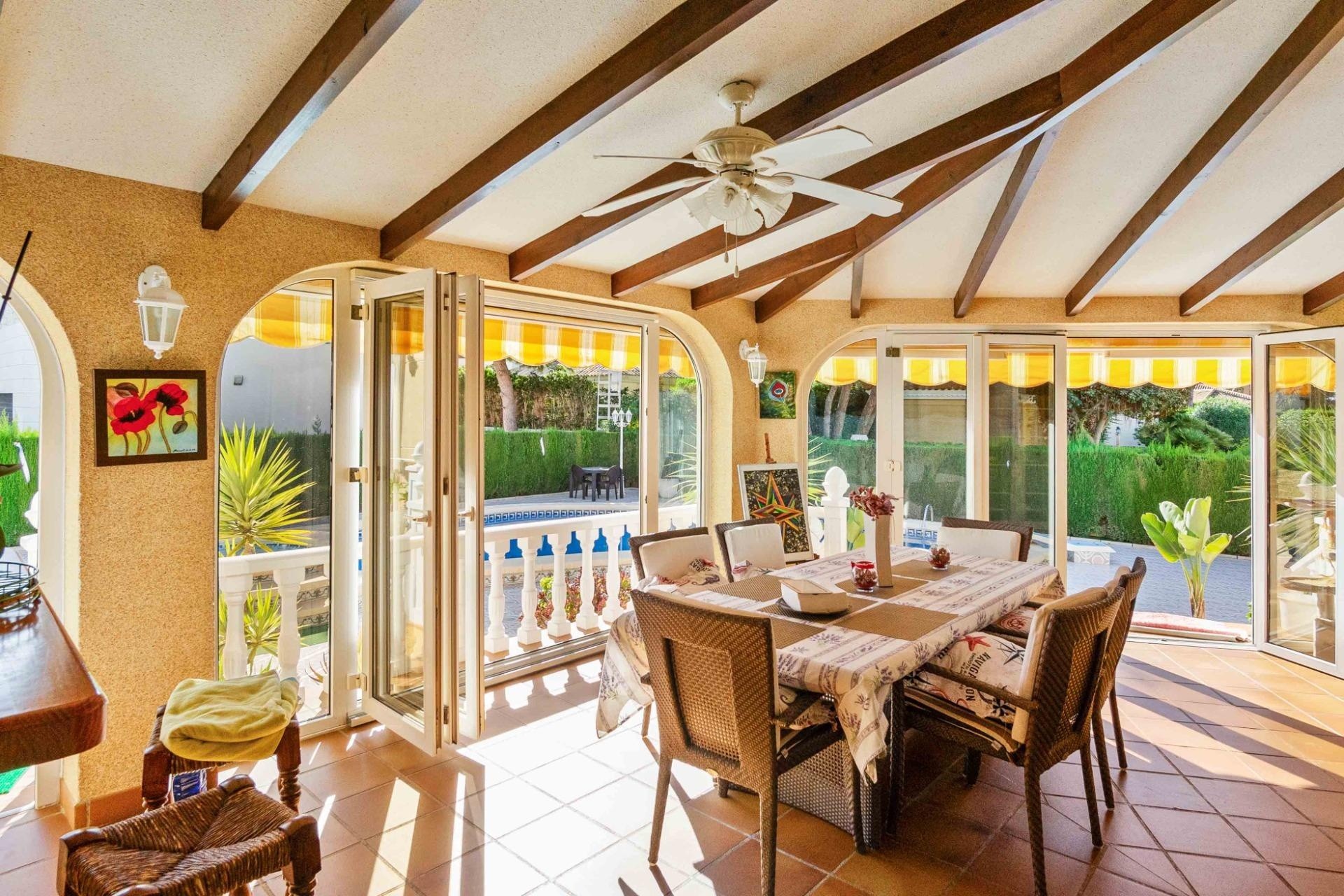 Venta - Chalet Independiente -
Cabo Roig