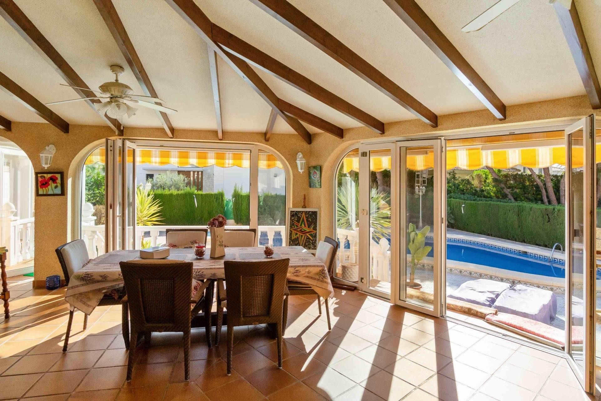 Venta - Chalet Independiente -
Cabo Roig