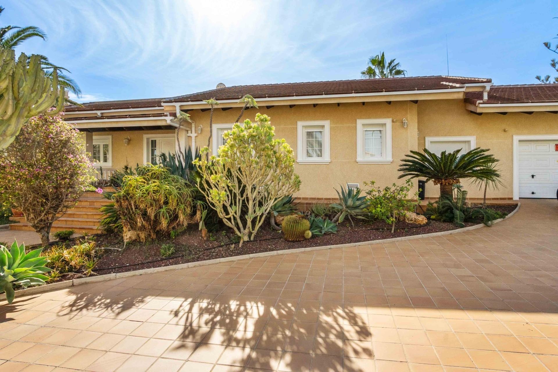 Venta - Chalet Independiente -
Cabo Roig