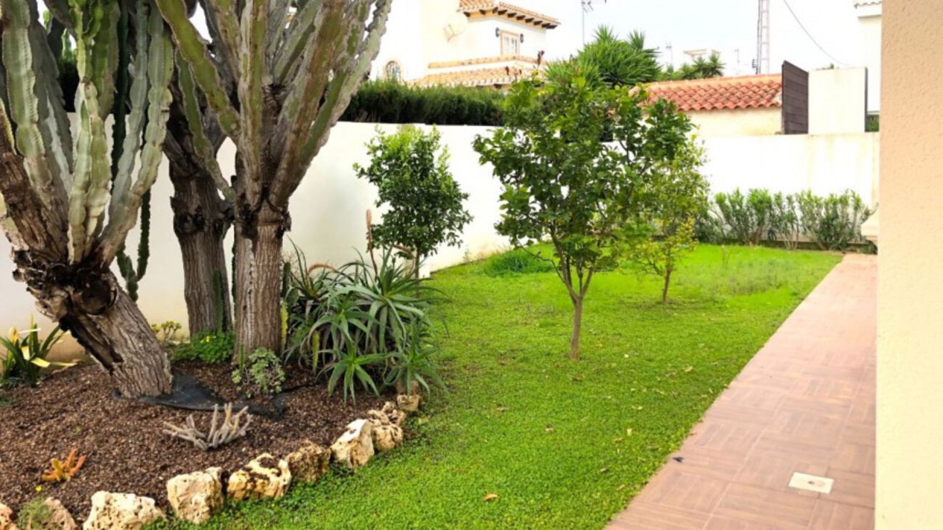 Venta - Chalet Independiente -
Cabo Roig