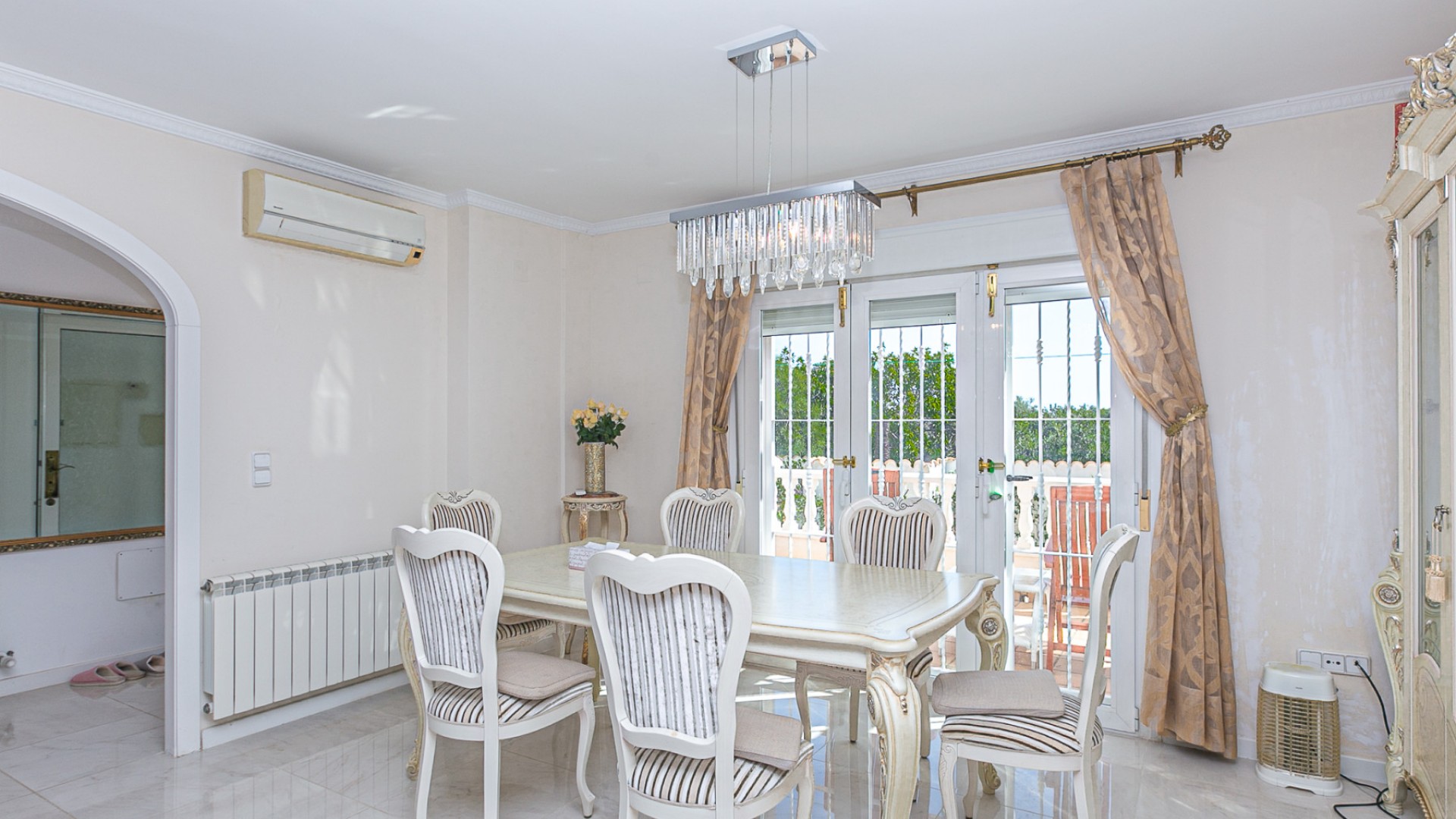 Venta - Chalet Independiente -
Campoamor - Campoamor Golf