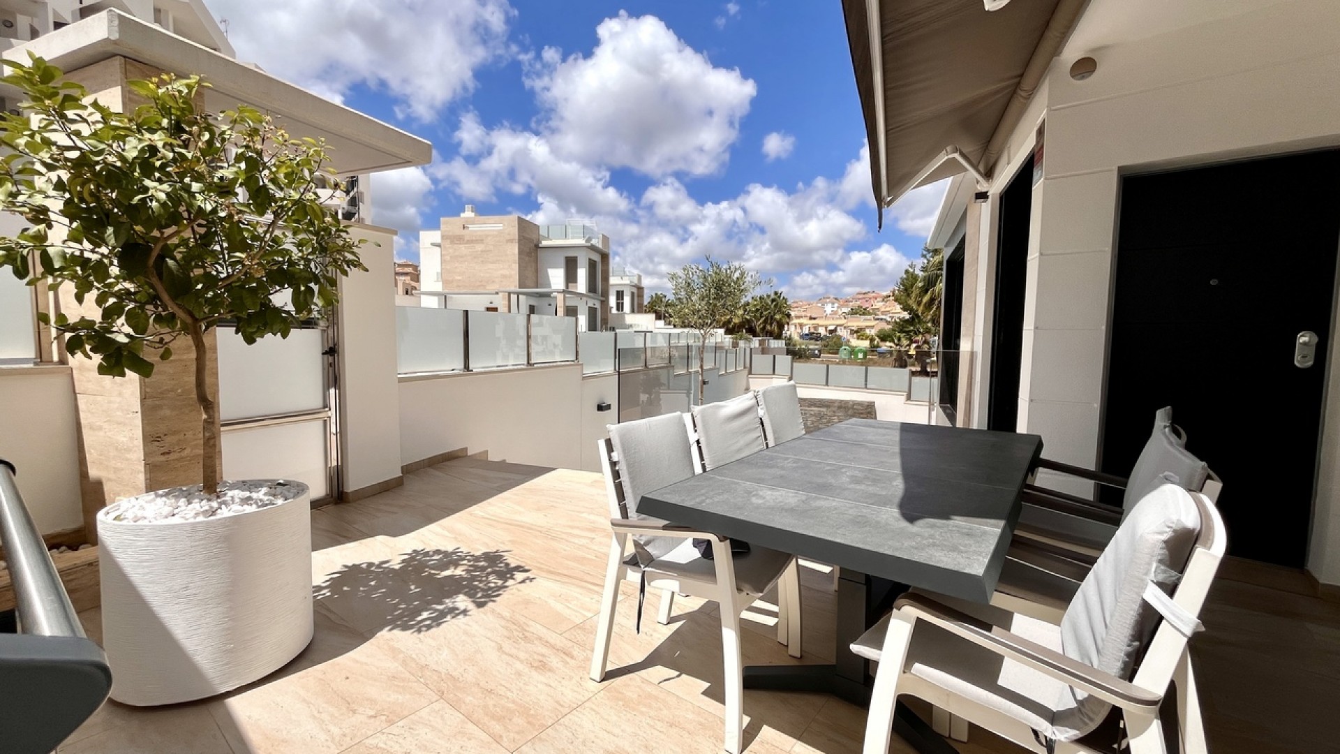 Venta - Chalet Independiente -
Campoamor - Campoamor R-5