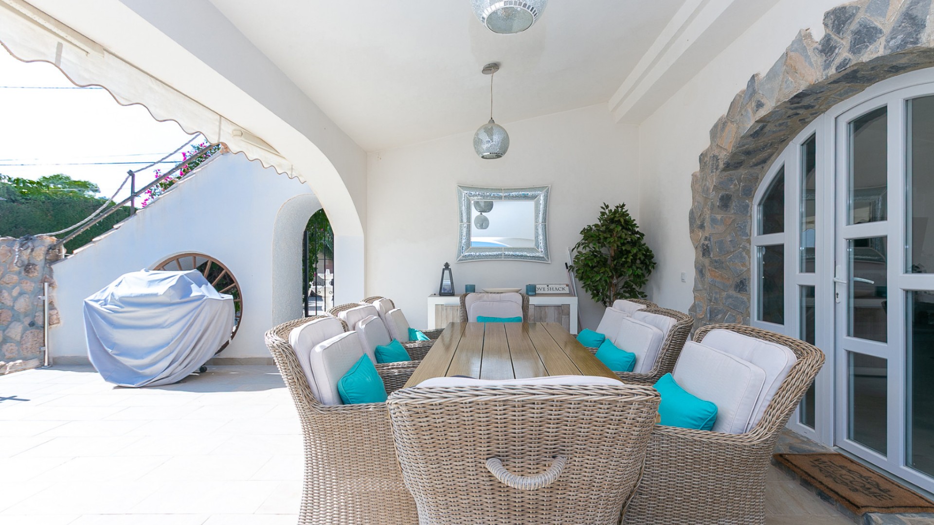 Venta - Chalet Independiente -
Campoamor - Lomas de Don Juan