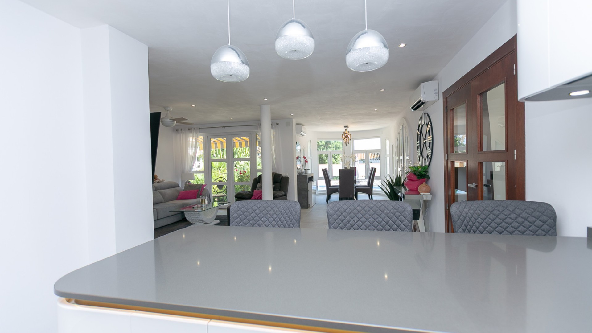 Venta - Chalet Independiente -
Campoamor - Lomas de Don Juan