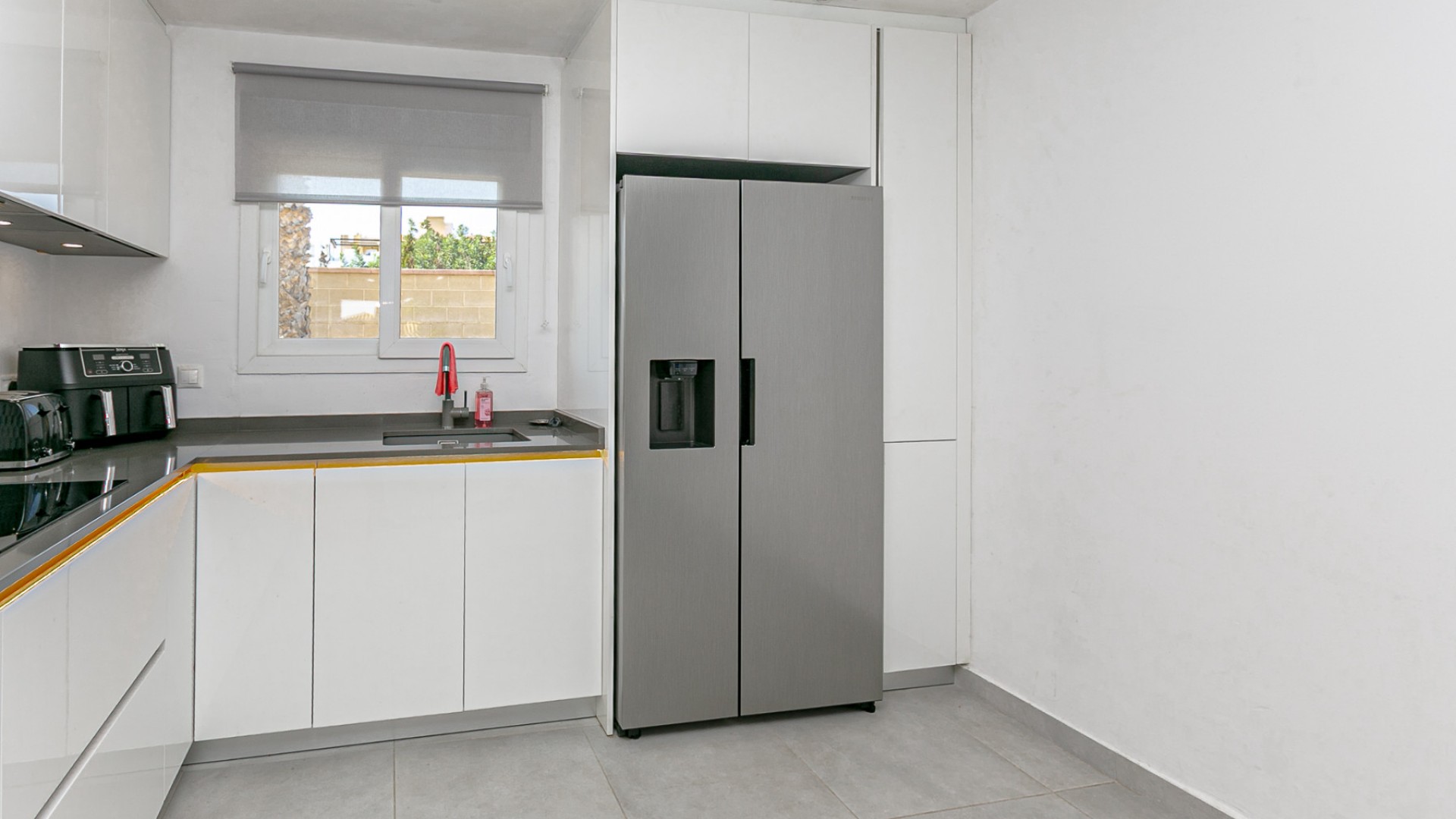 Venta - Chalet Independiente -
Campoamor - Lomas de Don Juan