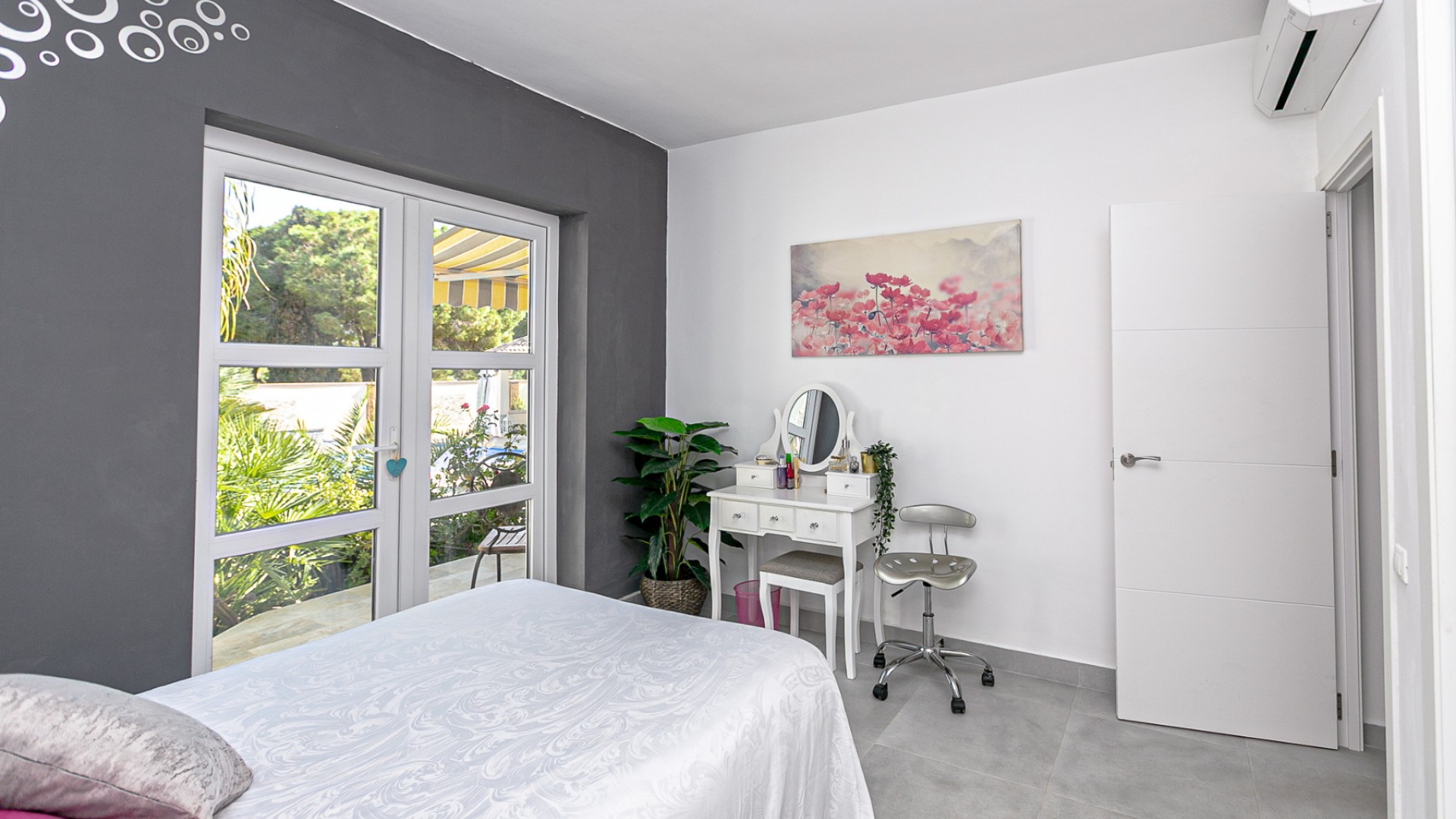 Venta - Chalet Independiente -
Campoamor - Lomas de Don Juan