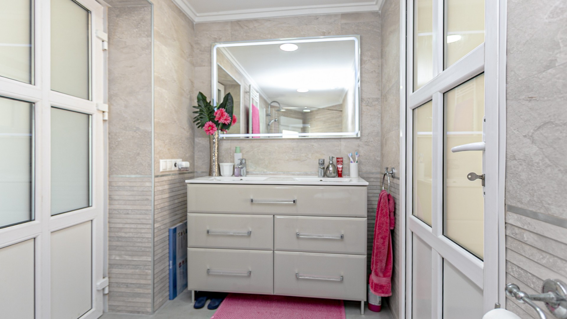 Venta - Chalet Independiente -
Campoamor - Lomas de Don Juan