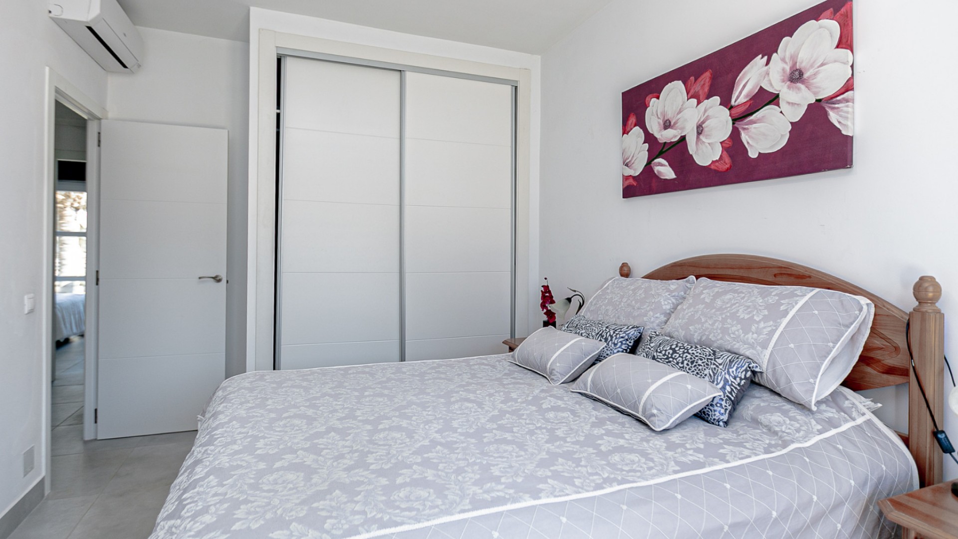 Venta - Chalet Independiente -
Campoamor - Lomas de Don Juan