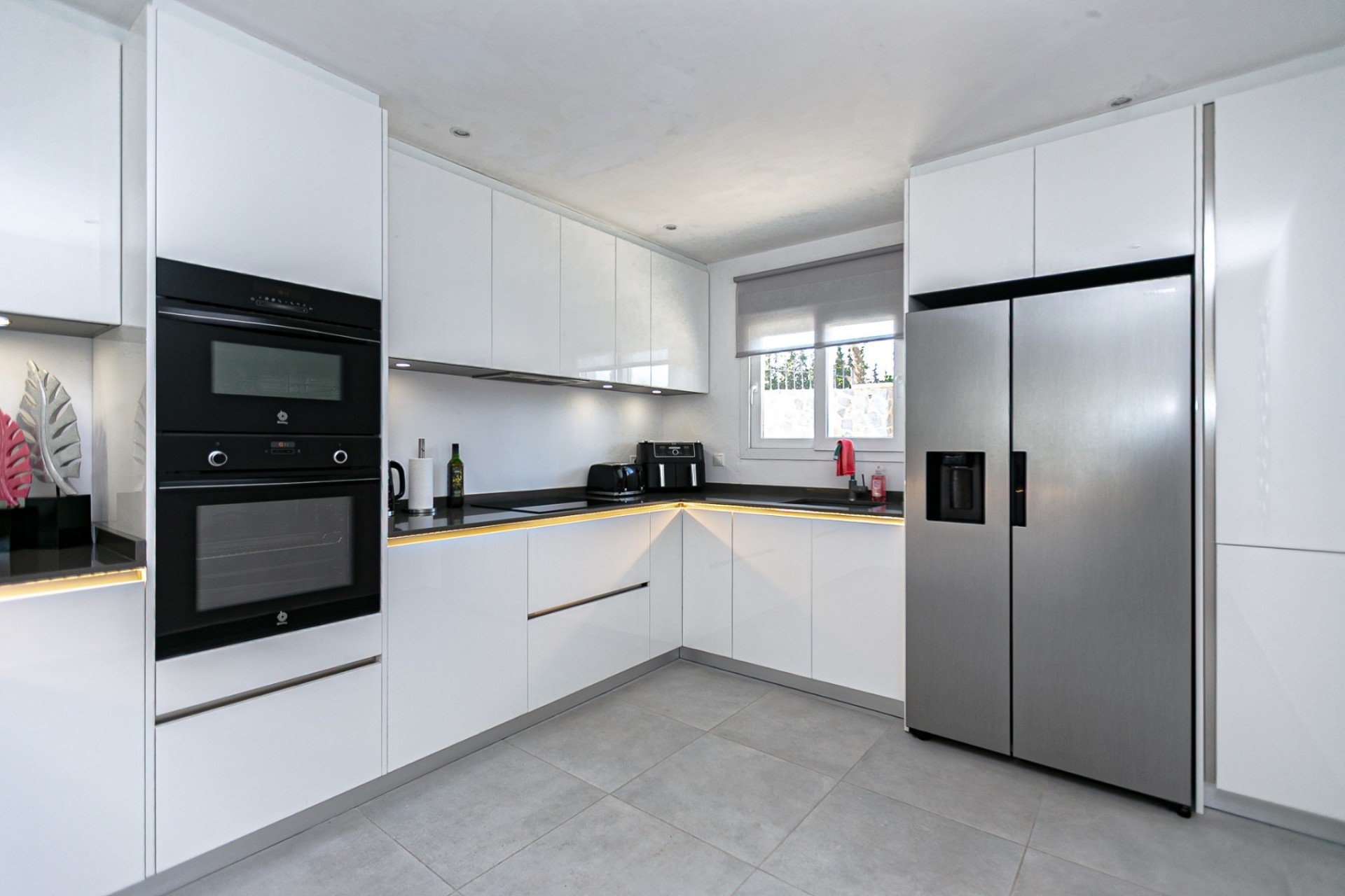 Venta - Chalet Independiente -
Campoamor - Lomas de Don Juan