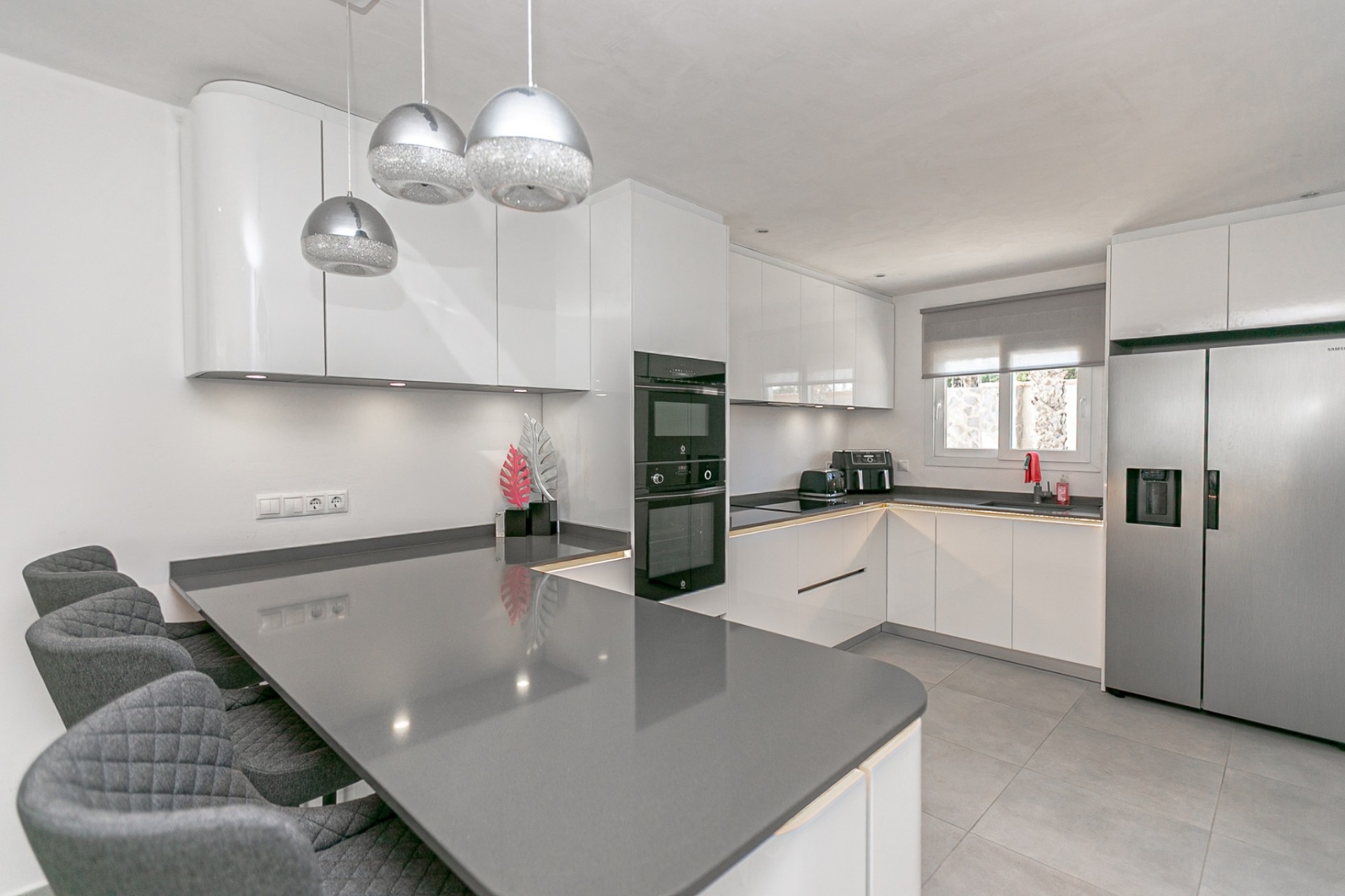 Venta - Chalet Independiente -
Campoamor - Lomas de Don Juan