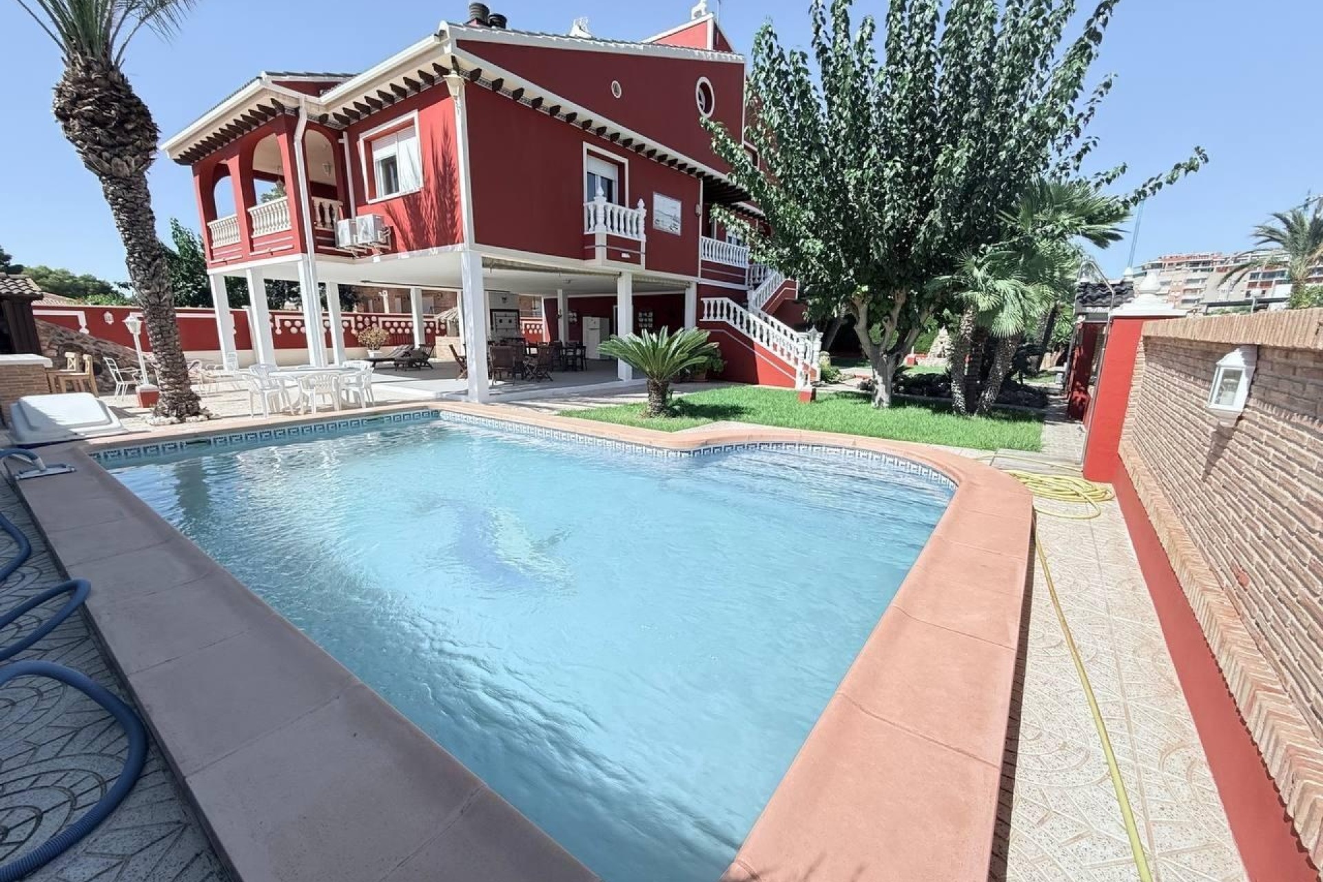 Venta - Chalet Independiente -
Campoamor