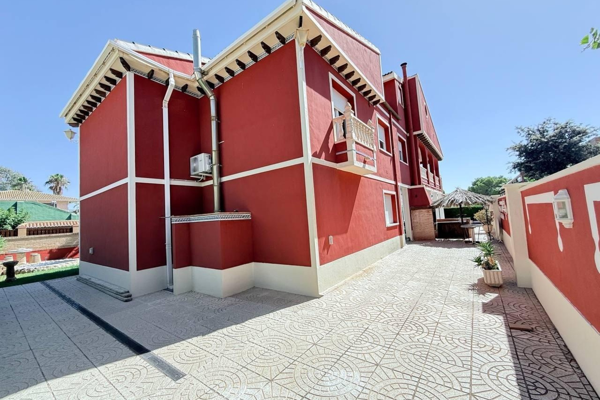 Venta - Chalet Independiente -
Campoamor