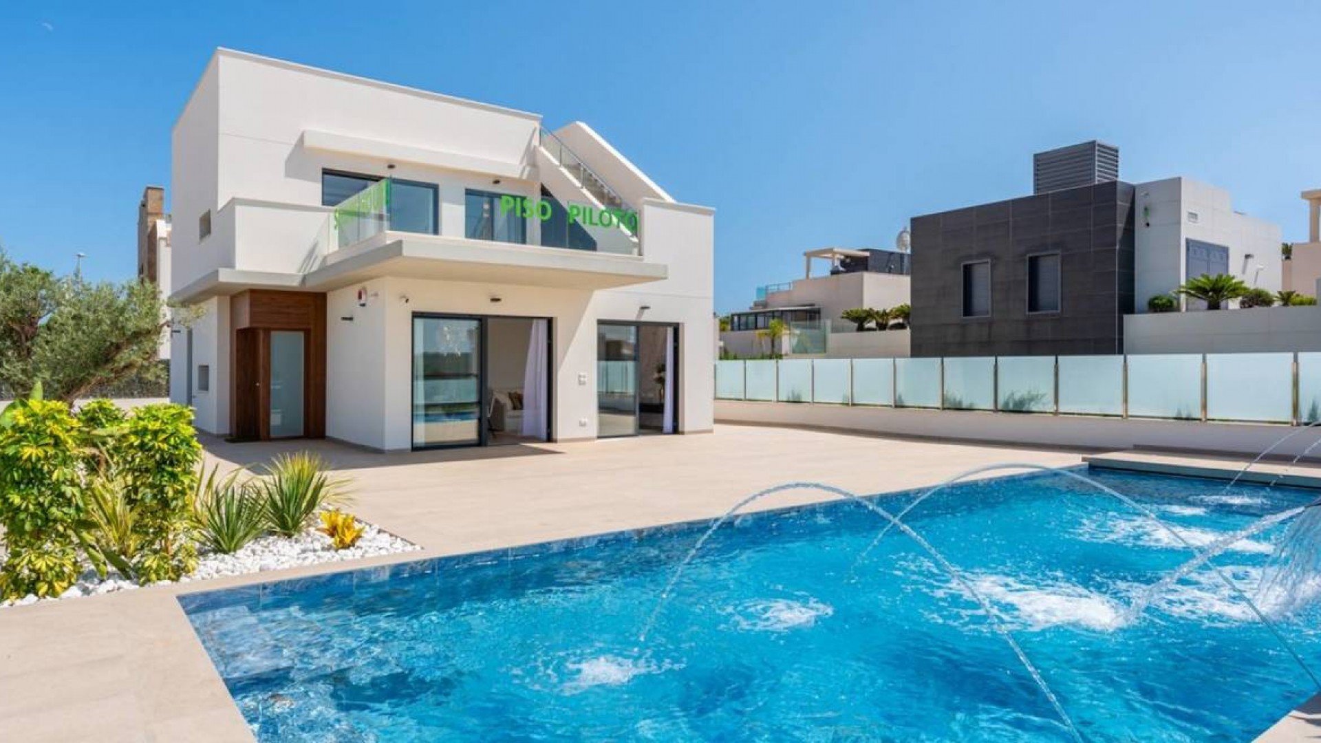 Venta - Chalet Independiente -
Campoamor