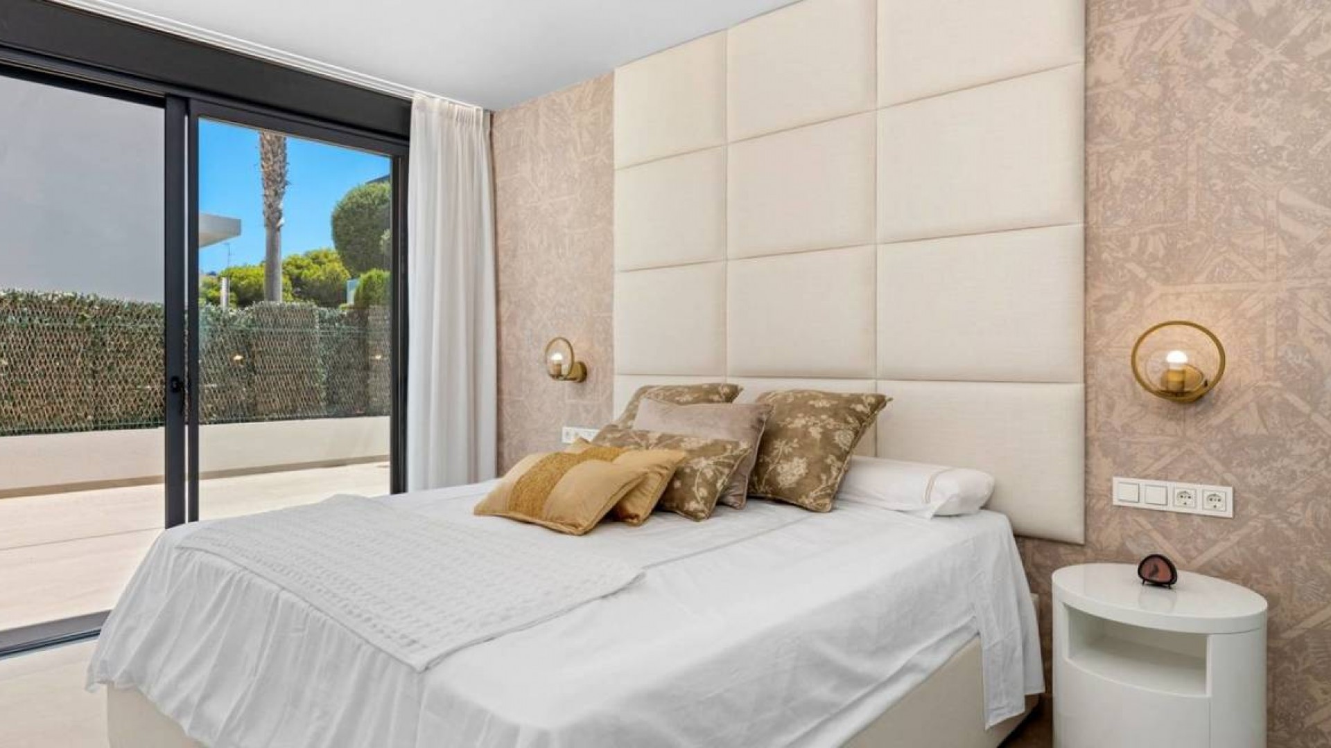 Venta - Chalet Independiente -
Campoamor