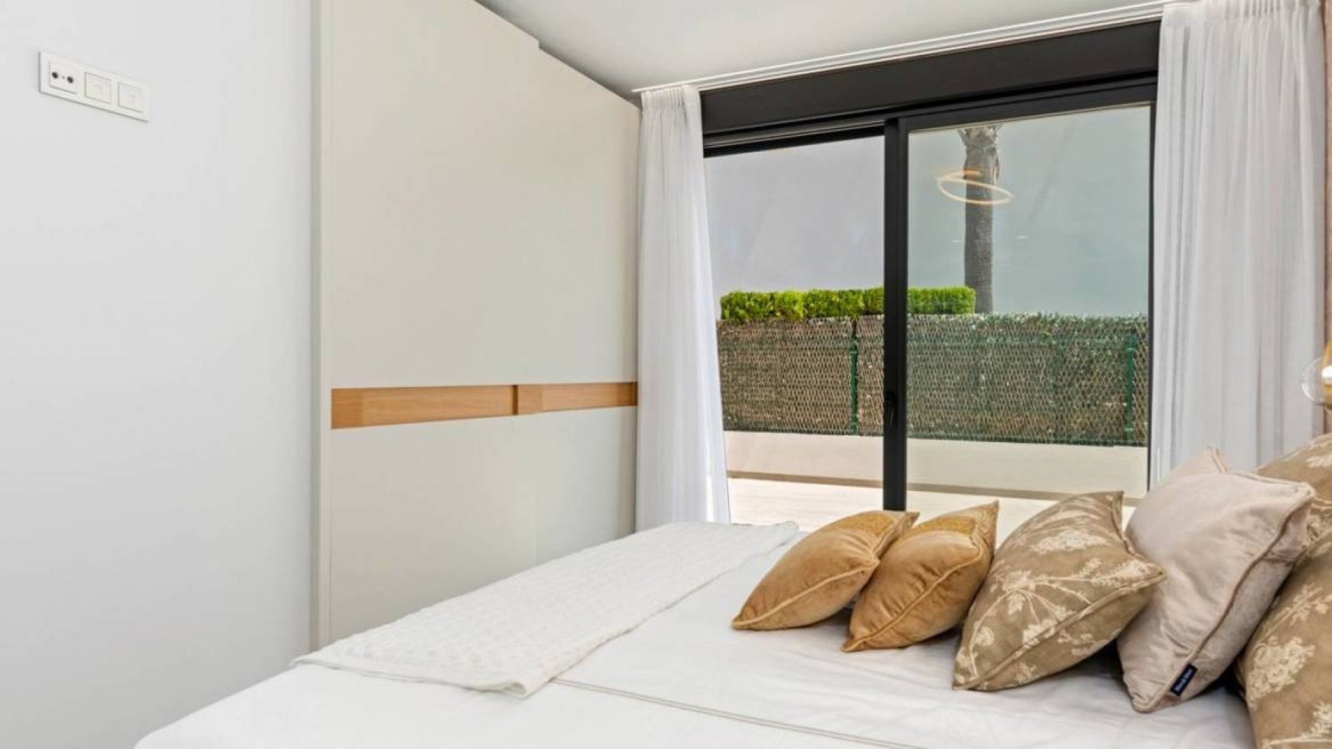 Venta - Chalet Independiente -
Campoamor