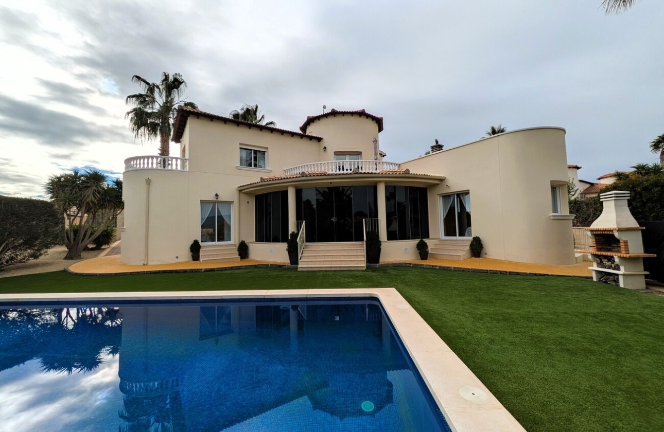 Venta - Chalet Independiente -
Campos del Rio