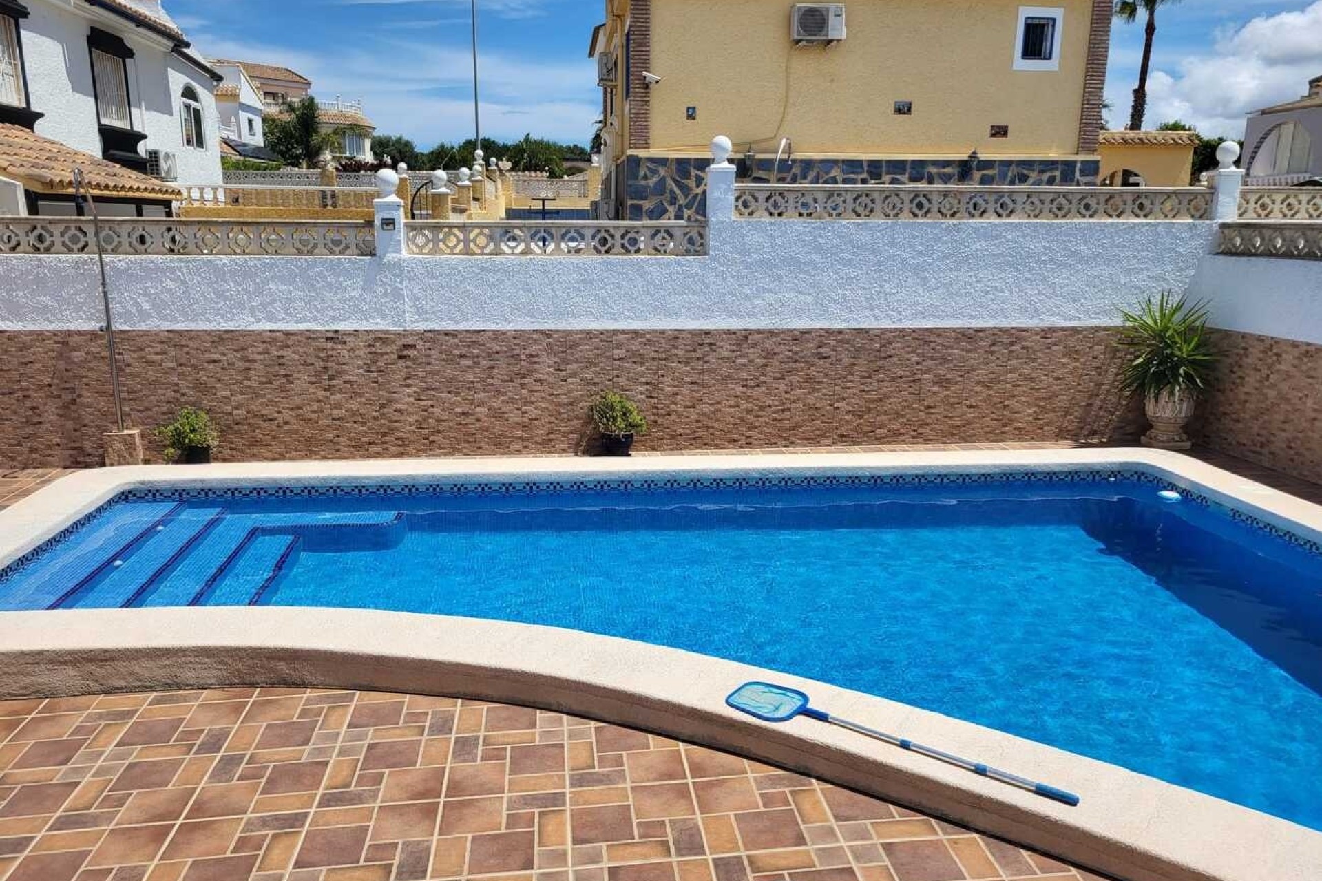 Venta - Chalet Independiente -
Camposol