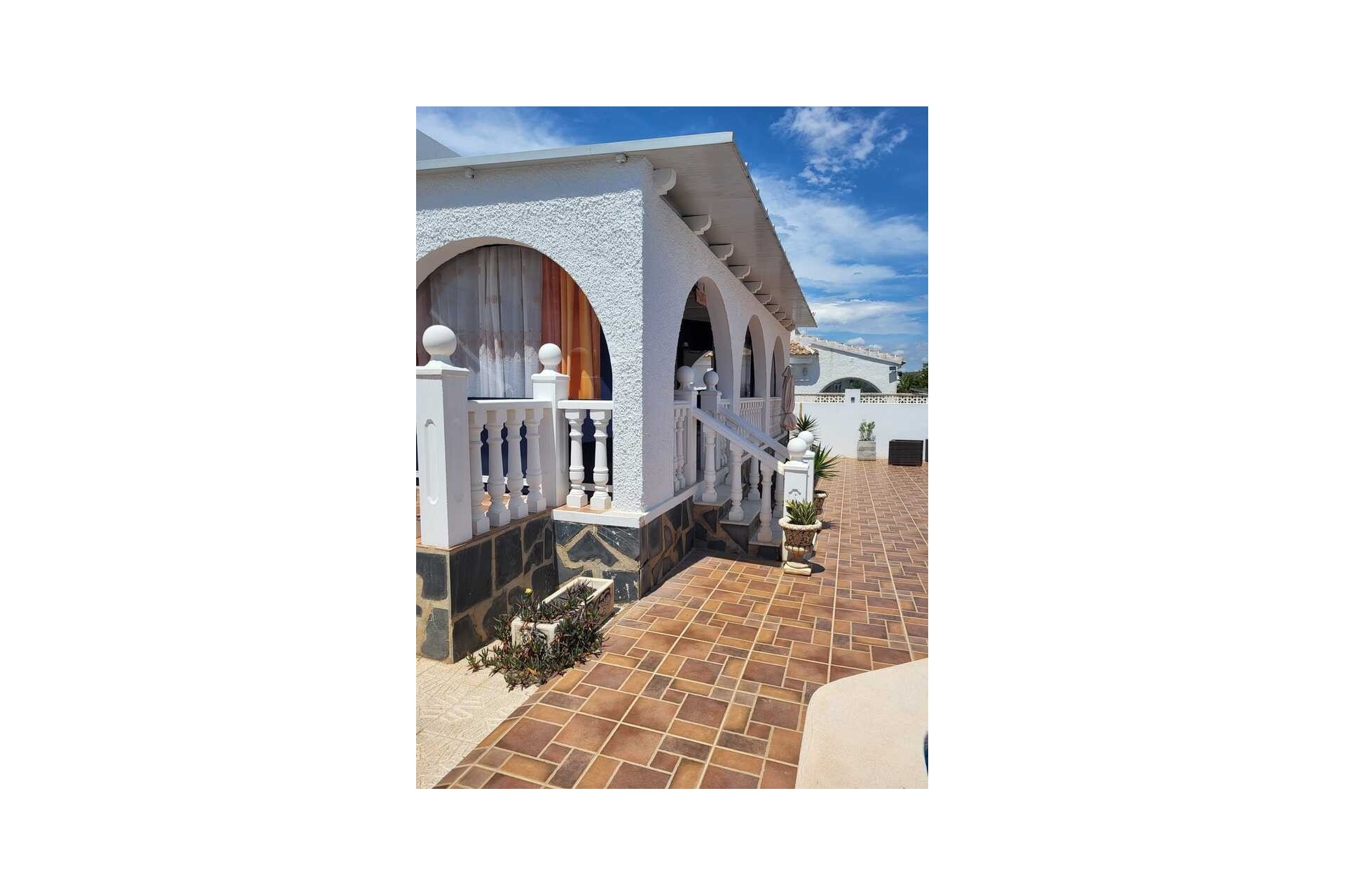 Venta - Chalet Independiente -
Camposol