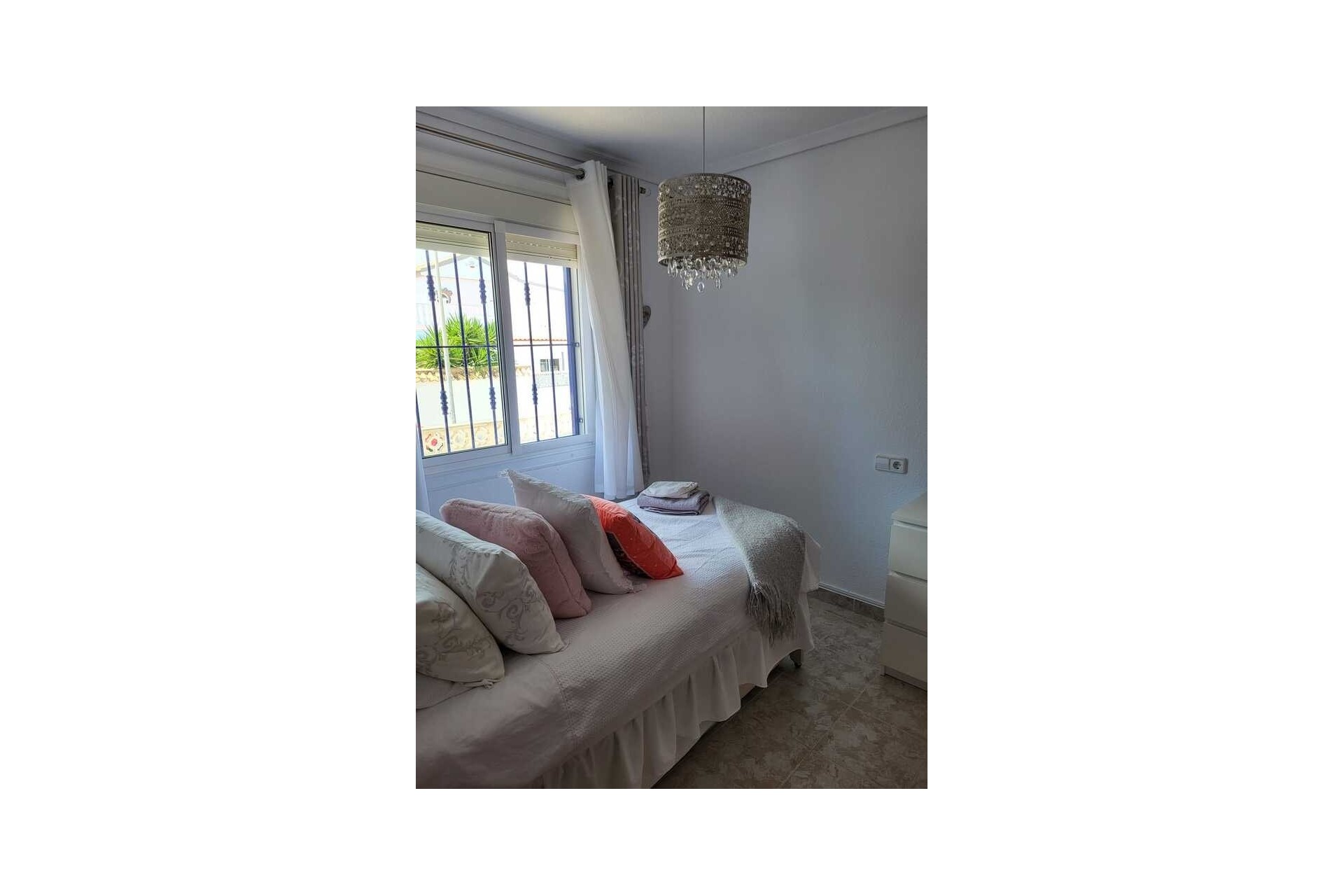 Venta - Chalet Independiente -
Camposol