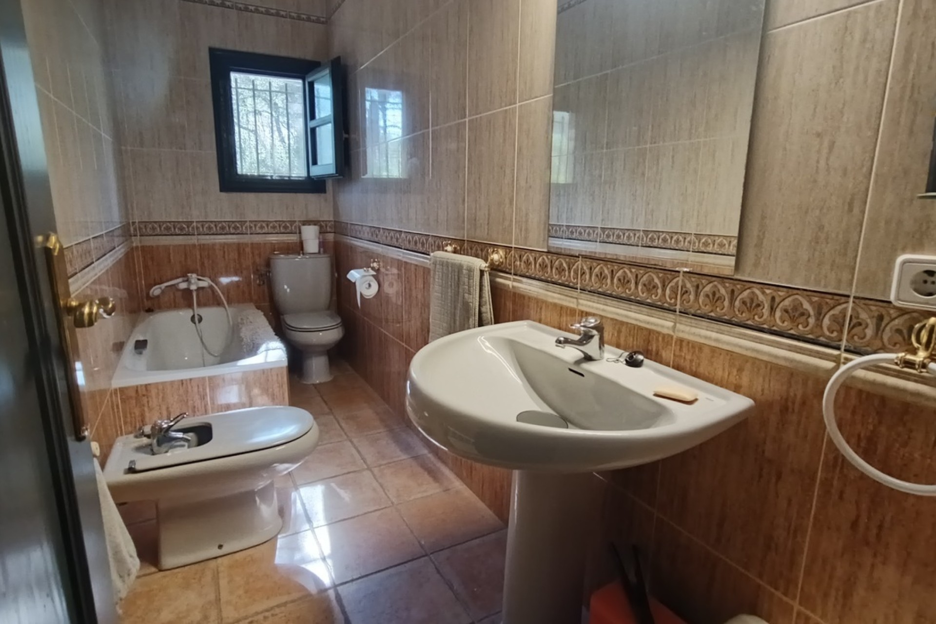 Venta - Chalet Independiente -
Cañadas de San Pedro - Inland