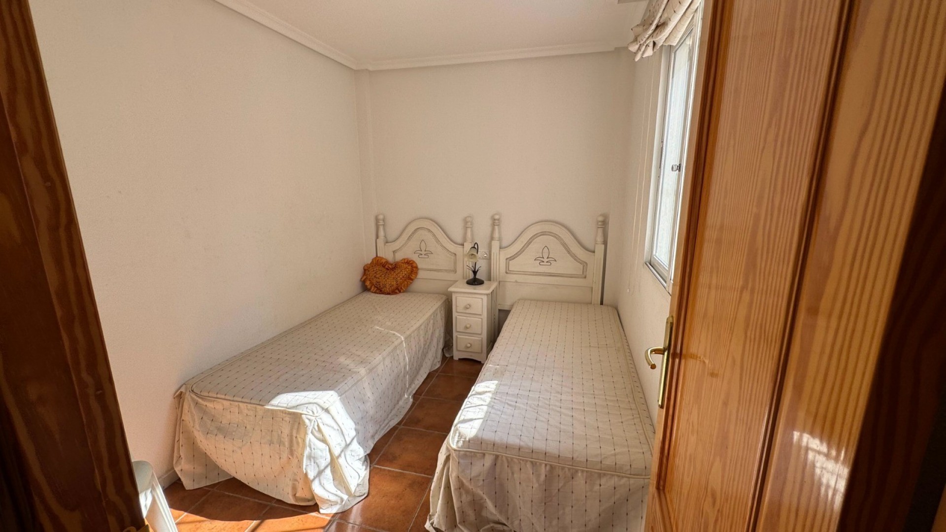 Venta - Chalet Independiente -
Catral